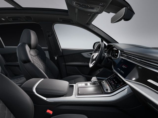 Fahrzeugabbildung Audi Q7 SUV S line TFSI e quattro 360 kW tiptronic