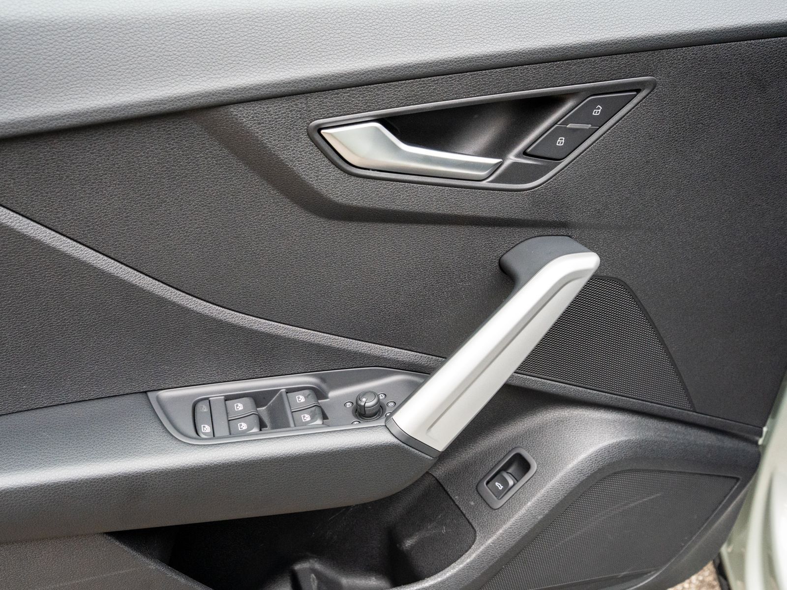 Fahrzeugabbildung Audi Q2 advanced 35TFSI Stronic NAVI MATRIX AHK ACC