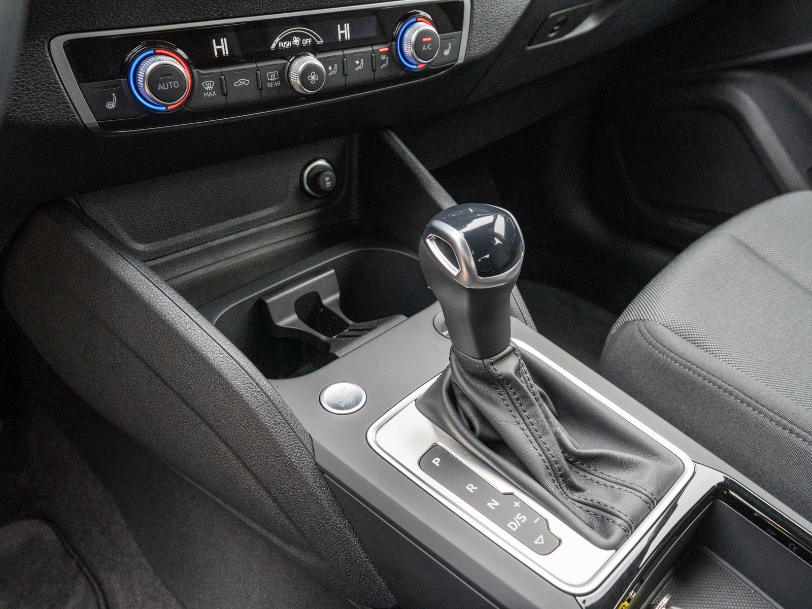 Fahrzeugabbildung Audi Q2 advanced 35TFSI Stronic NAVI MATRIX AHK ACC