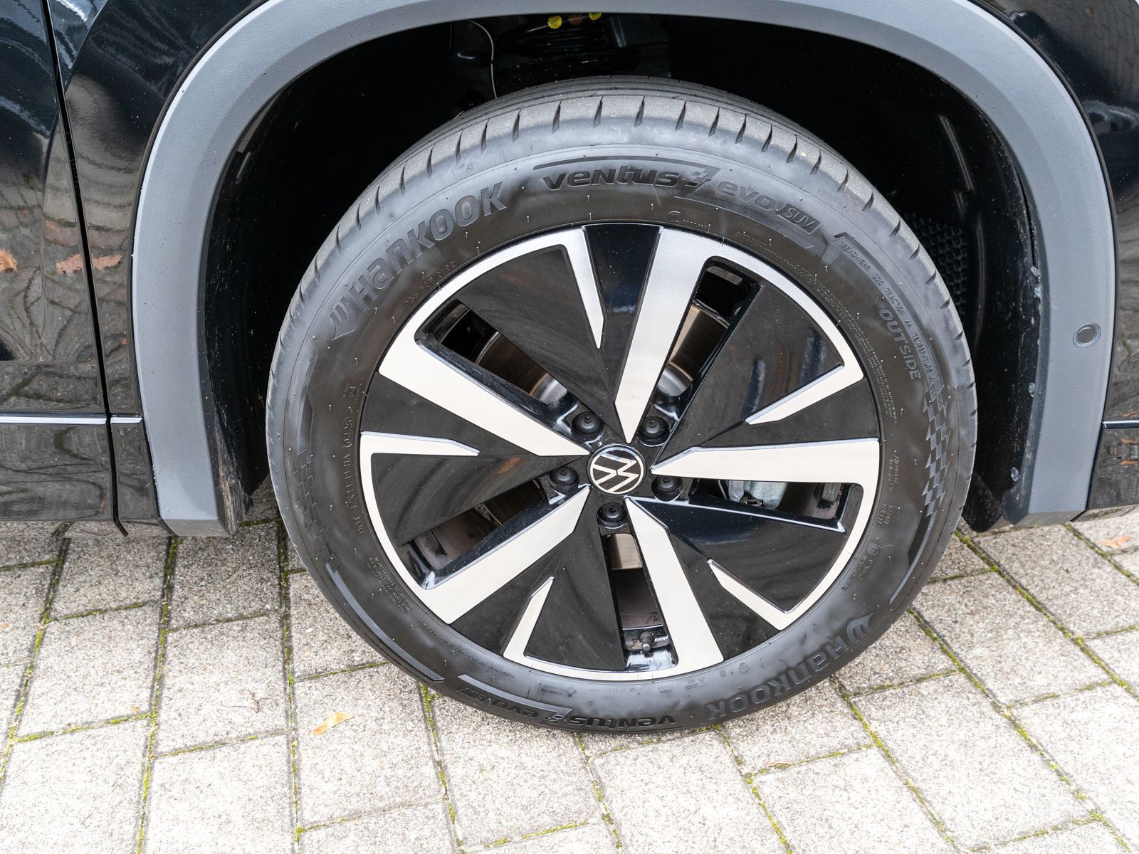 Fahrzeugabbildung Volkswagen Tayron Life 1.5 TSI DSG LED Navi RFK ACC SHZ AHK