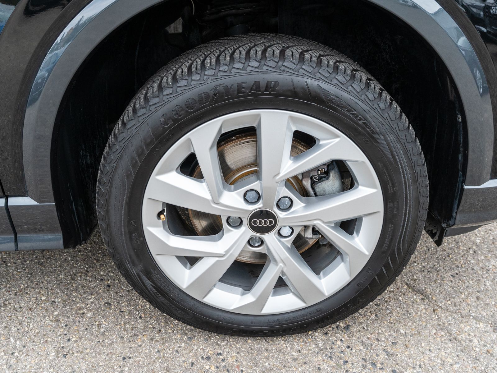 Fahrzeugabbildung Audi Q2 advanced 35TDI Stronic NAVI LED ACC RFK LEDER