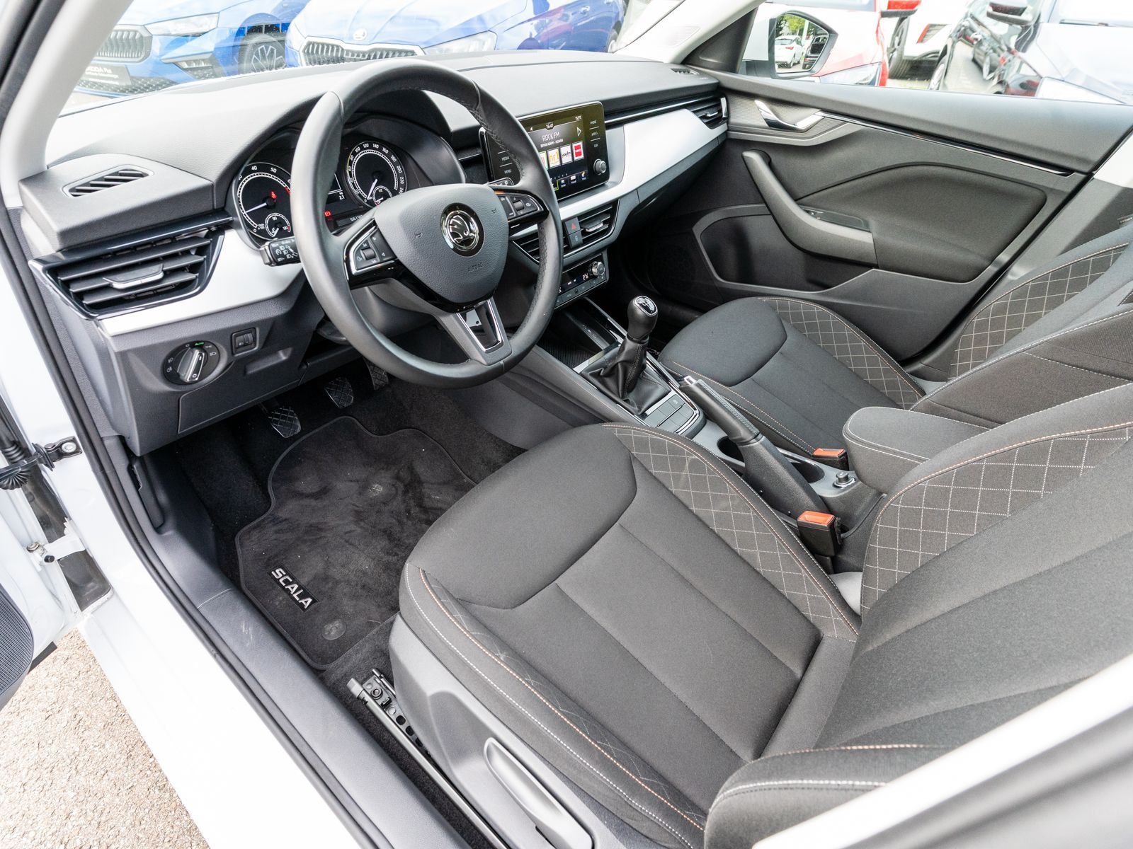 Fahrzeugabbildung SKODA Scala Ambition 1.0 TSI LED RFK SHZ GRA SmartLink