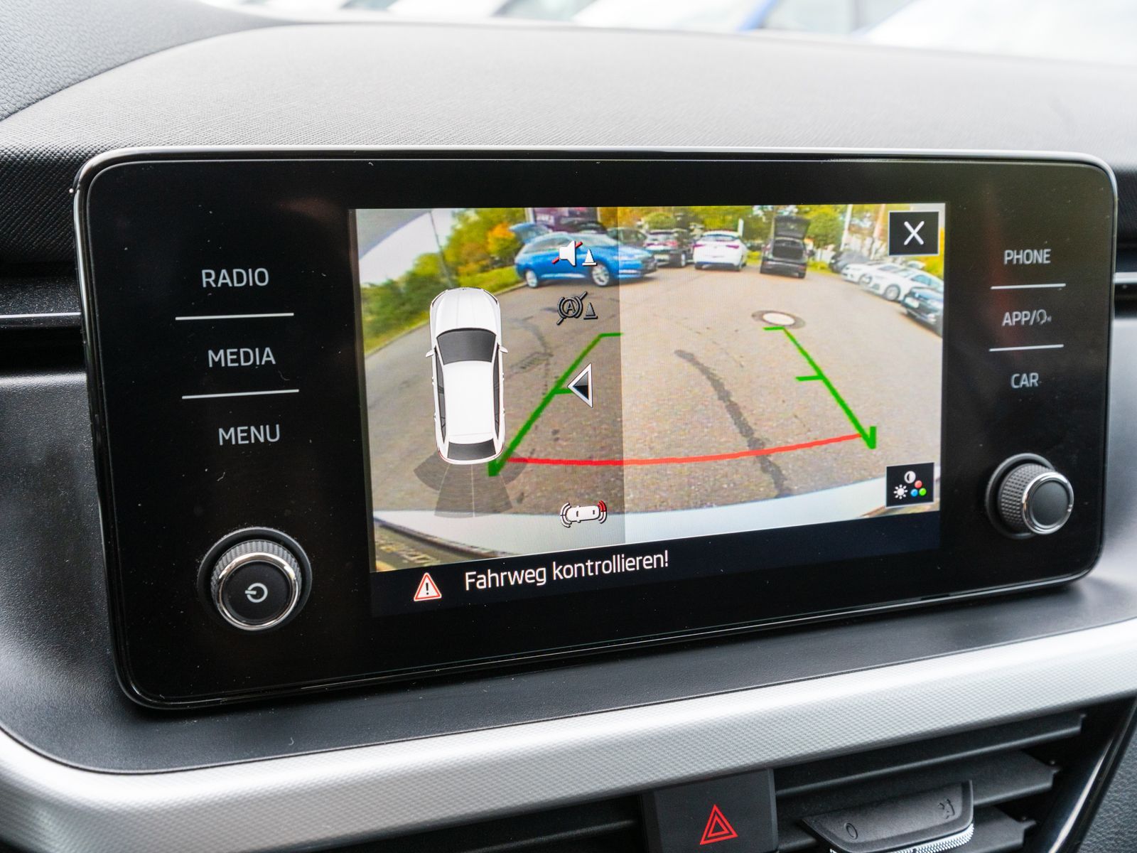 Fahrzeugabbildung SKODA Scala Ambition 1.0 TSI LED RFK SHZ GRA SmartLink