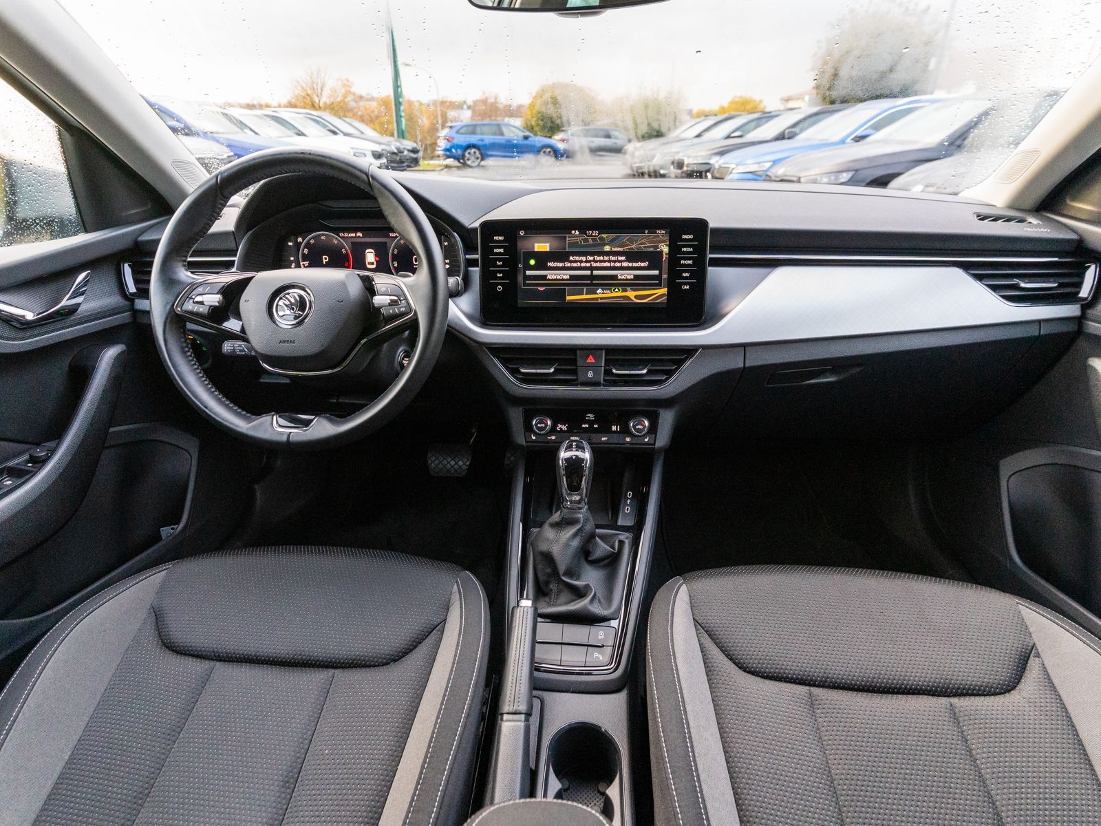 Fahrzeugabbildung SKODA Scala Tour 1.0 TSI DSG LED Navi RFK ACC SHZ