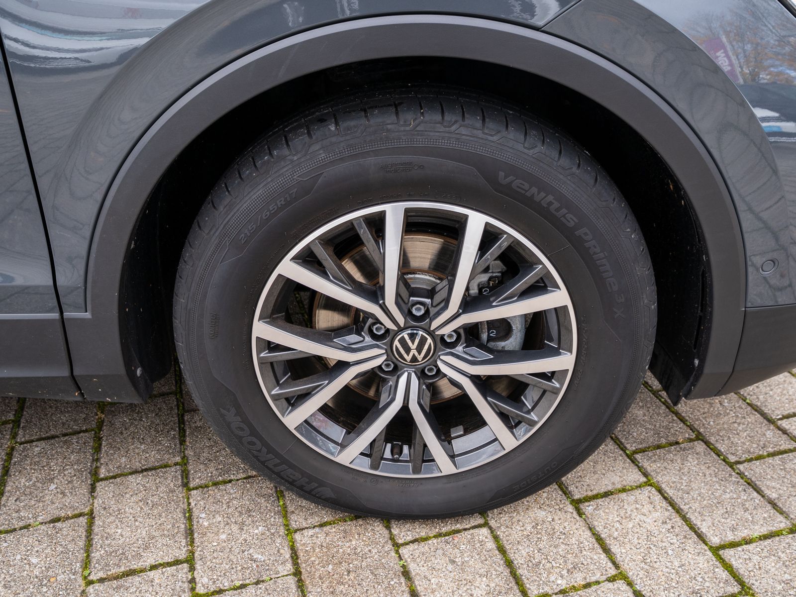 Fahrzeugabbildung Volkswagen Tiguan Life 2.0 TDI DSG LED NAVI PDC ACC SHZ