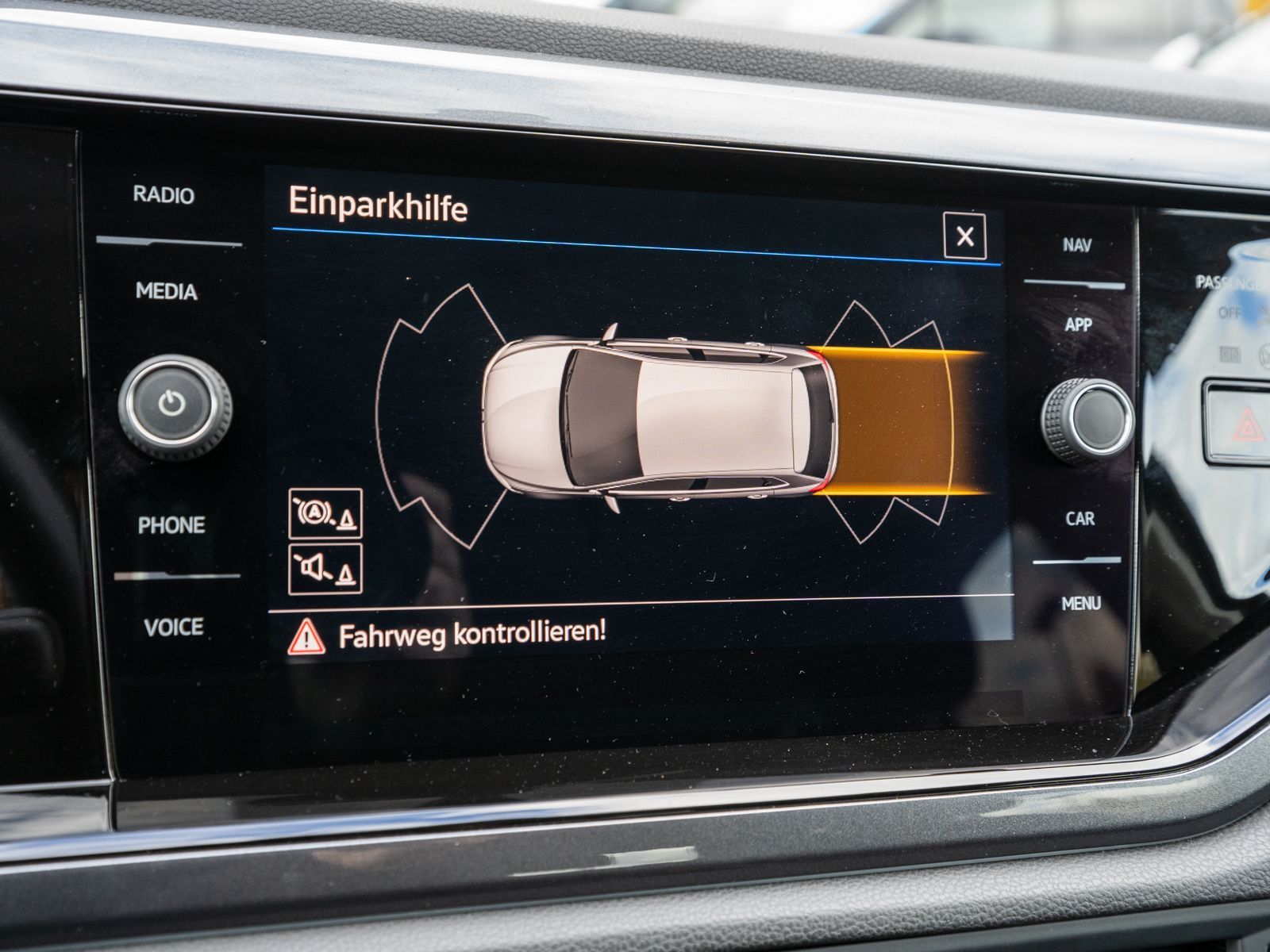 Fahrzeugabbildung Volkswagen Polo Highline 1.0 TSI DSG LED Navi PDC SHZ