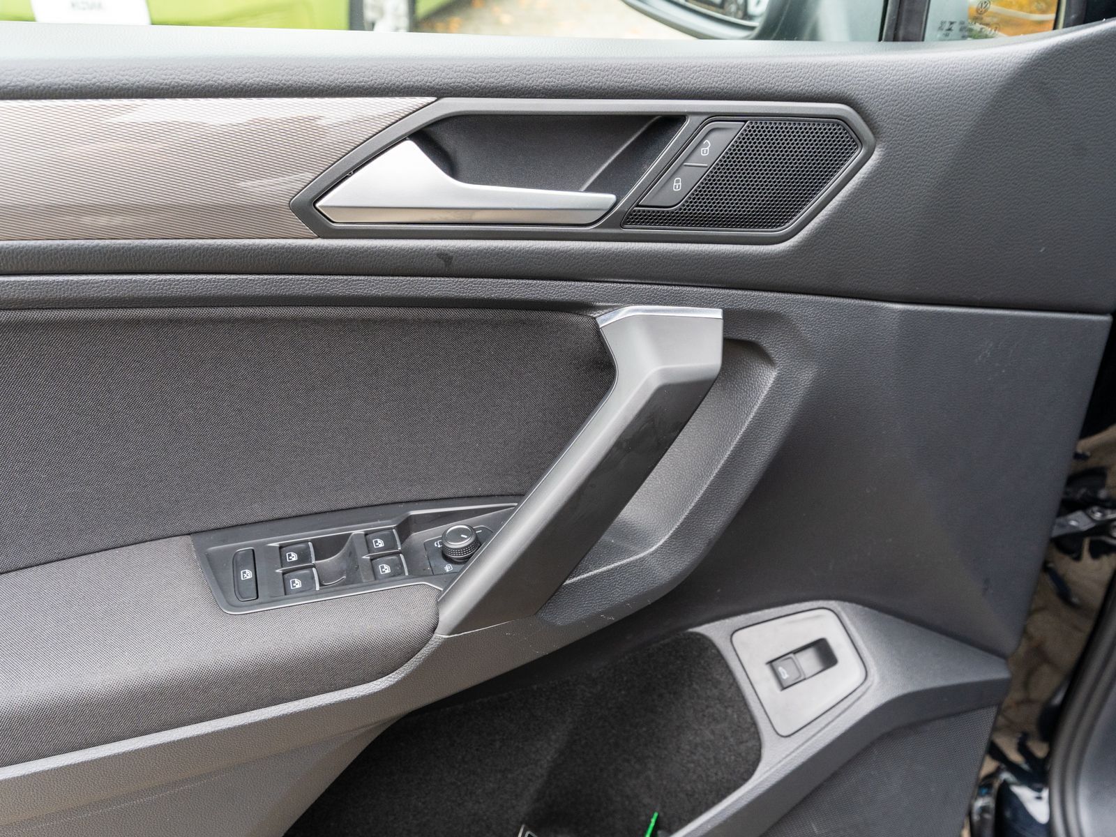 Fahrzeugabbildung Volkswagen Tiguan Allspace Life 4M 2.0TDI DSG 360° PANO AHK