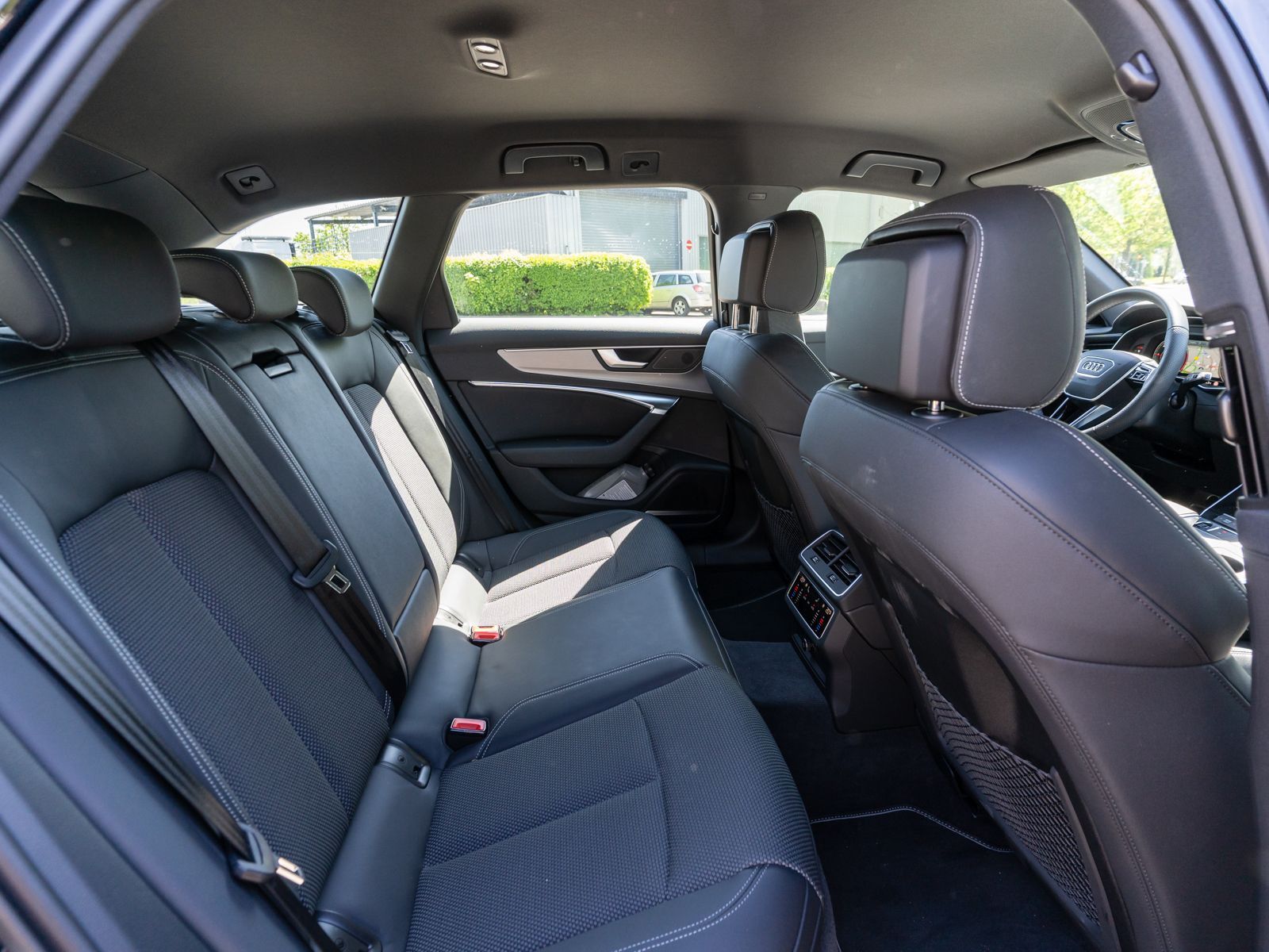 Fahrzeugabbildung Audi A6 Avant S line 40TDI quatt Stronic LED Navi B&O