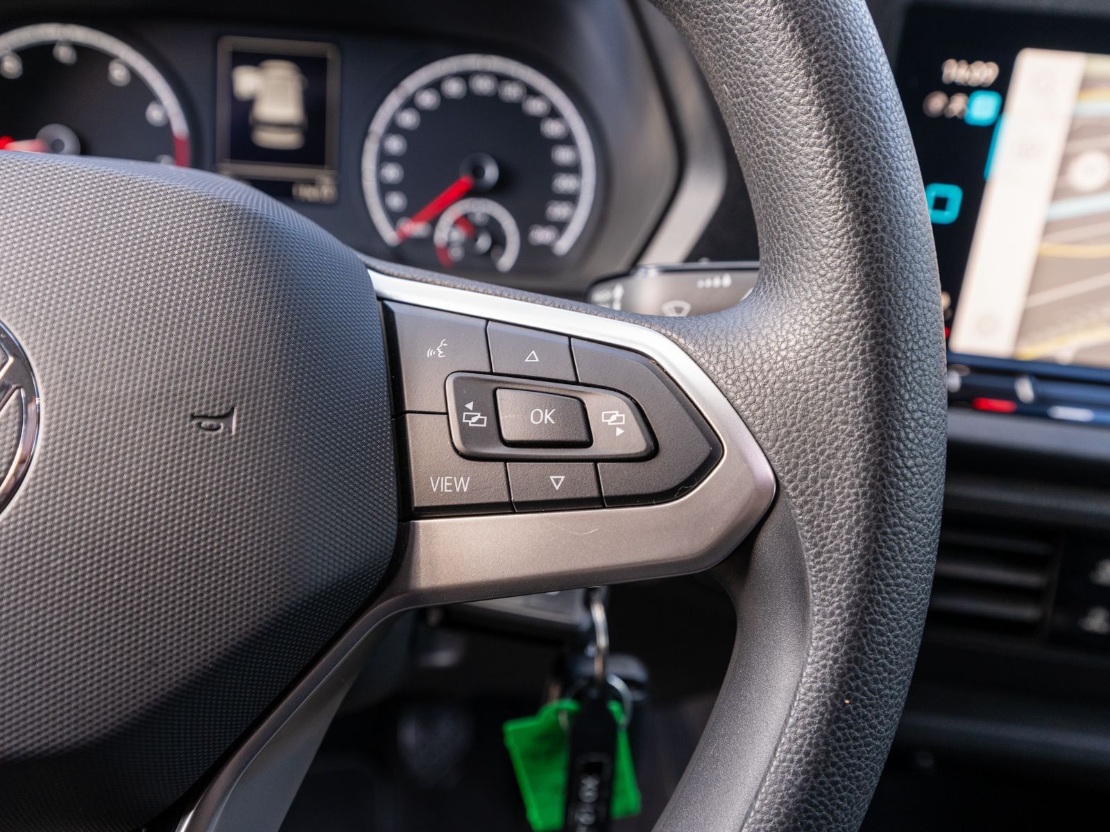 Fahrzeugabbildung Volkswagen Caddy Cargo 1.5 TSI Navi Klima PDC v+h SHZ