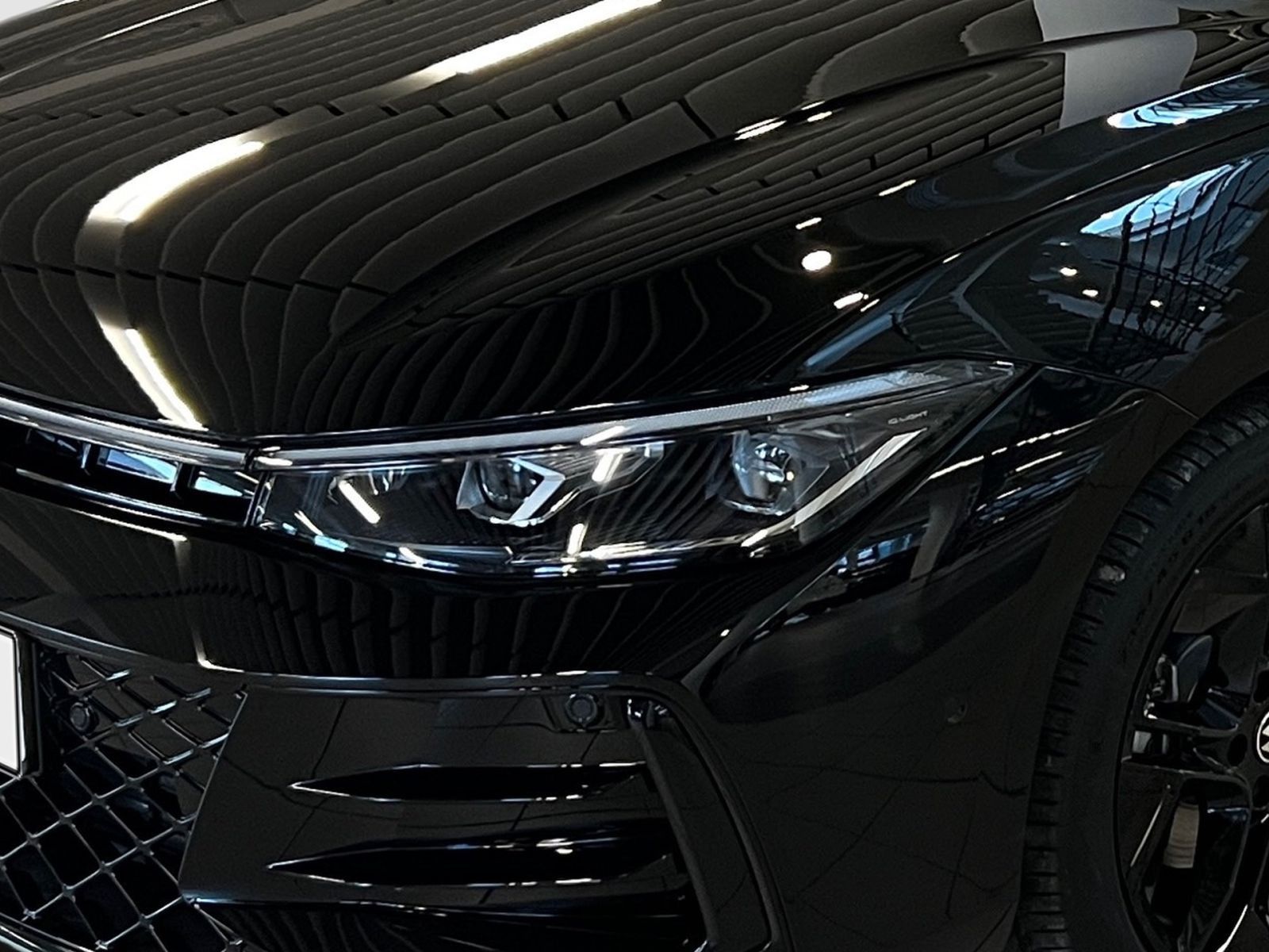 Fahrzeugabbildung Volkswagen Passat R-Line 2.0 TDI DSG "Black-Style" AHK