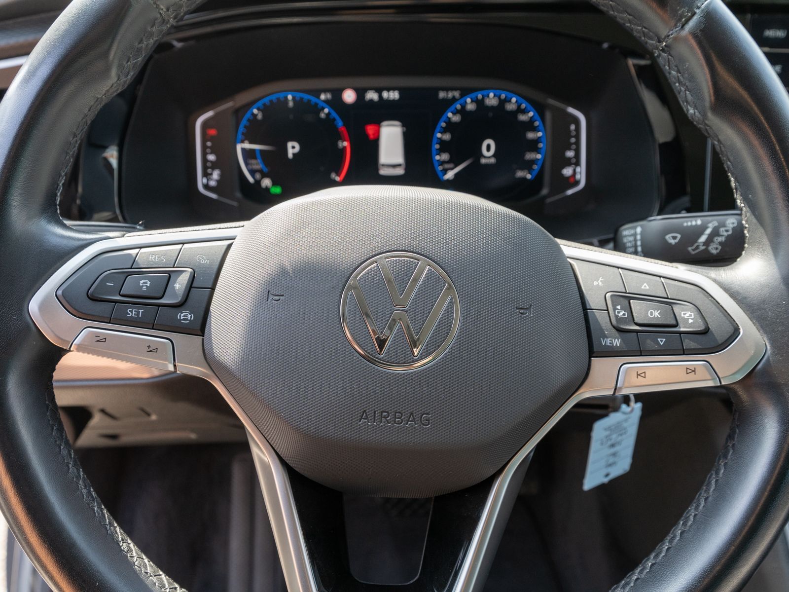 Fahrzeugabbildung Volkswagen T6.1 Multivan Gen. Six 2.0TDI 4M DSG LED Nav AHK