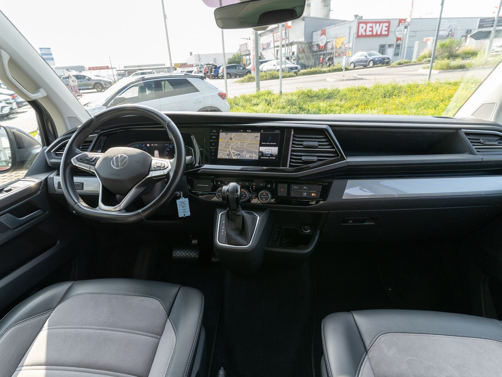 Fahrzeugabbildung Volkswagen T6.1 Multivan Gen. Six 2.0TDI 4M DSG LED Nav AHK