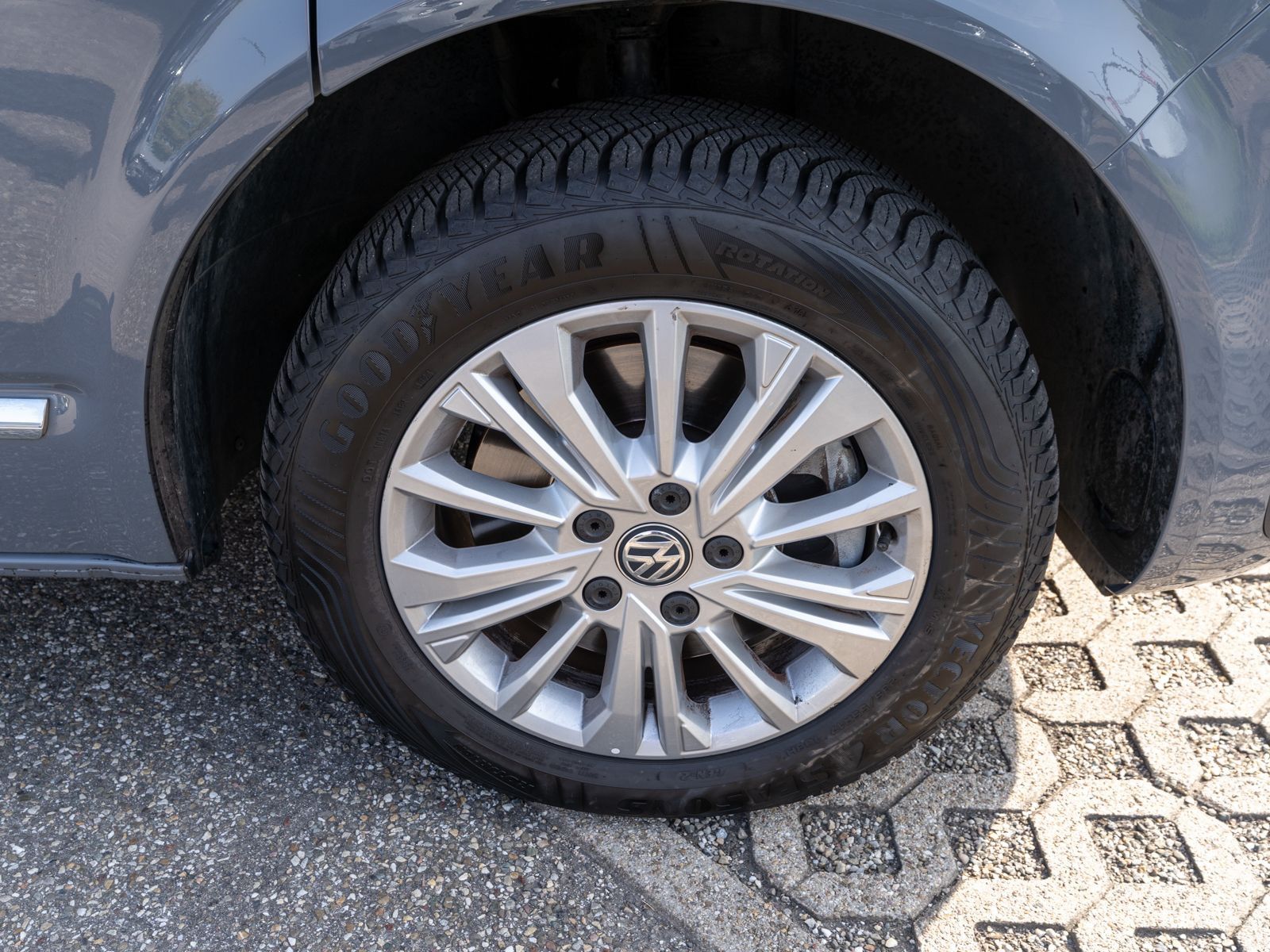 Fahrzeugabbildung Volkswagen T6.1 Multivan Gen. Six 2.0TDI 4M DSG LED Nav AHK