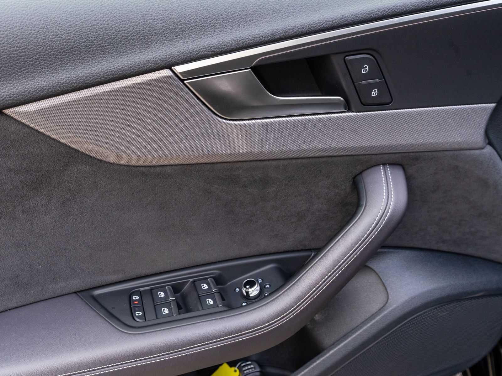 Fahrzeugabbildung Audi A4 Avant S line 50TDI quattro NAVI LED AHK ACC