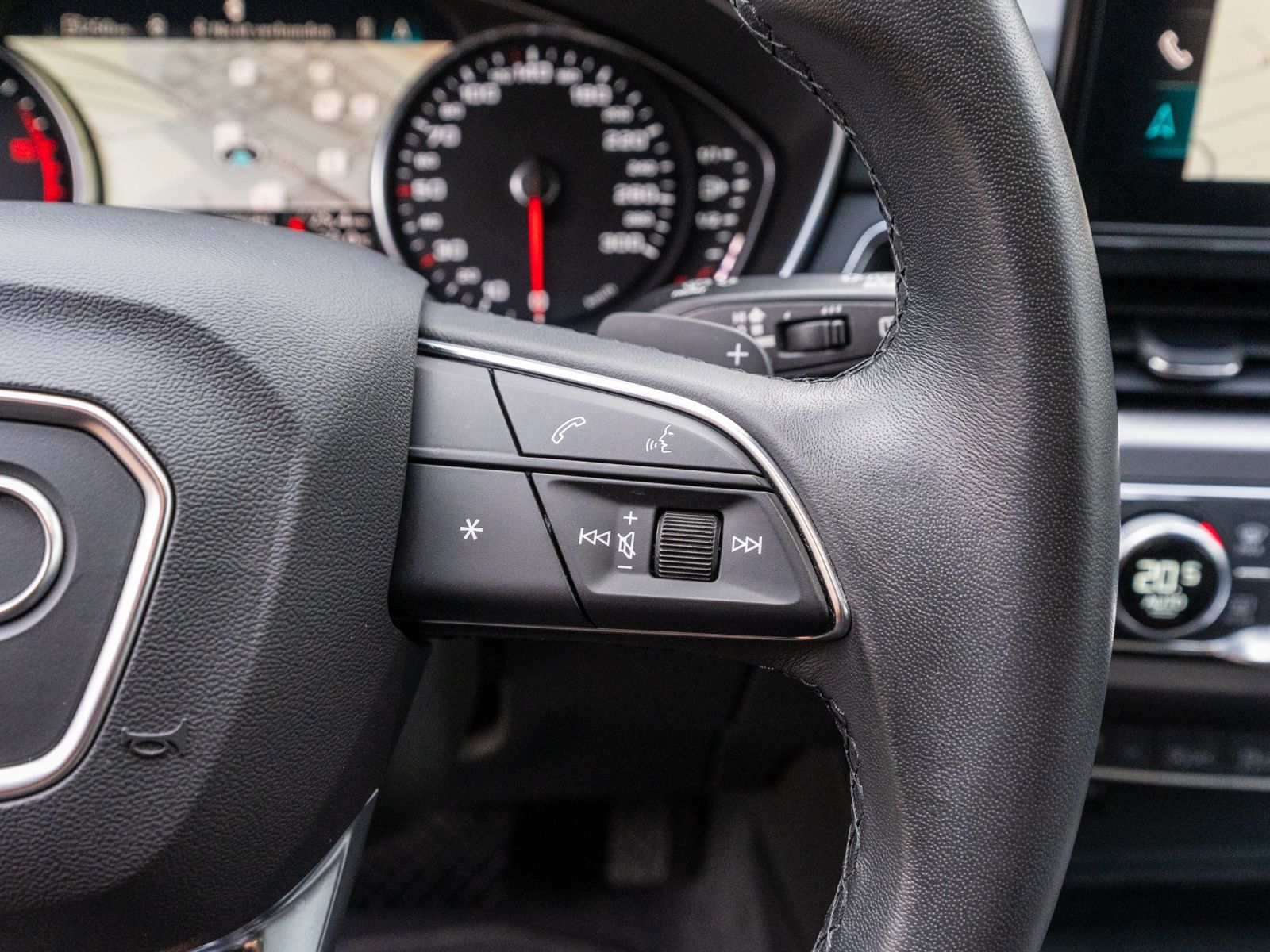 Fahrzeugabbildung Audi A4 Avant S line 50TDI quattro NAVI LED AHK ACC