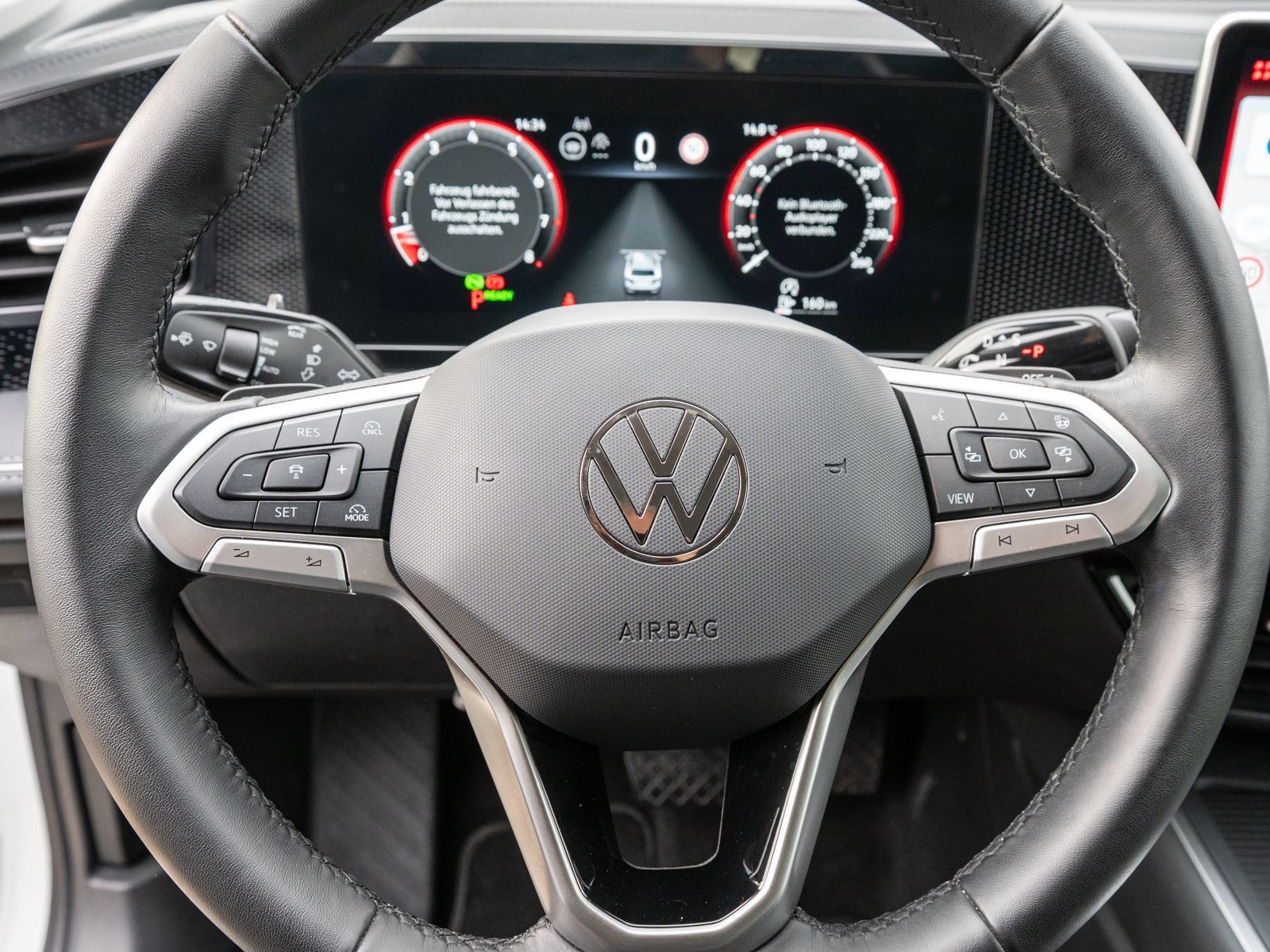 Fahrzeugabbildung Volkswagen Passat Variant Business 1.5eTSI DSG LED NAVI AHK