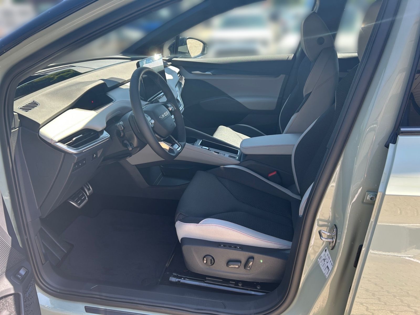 Fahrzeugabbildung SKODA Elroq First Edition 82kWh 285PS ACC 360° SHZ AHK