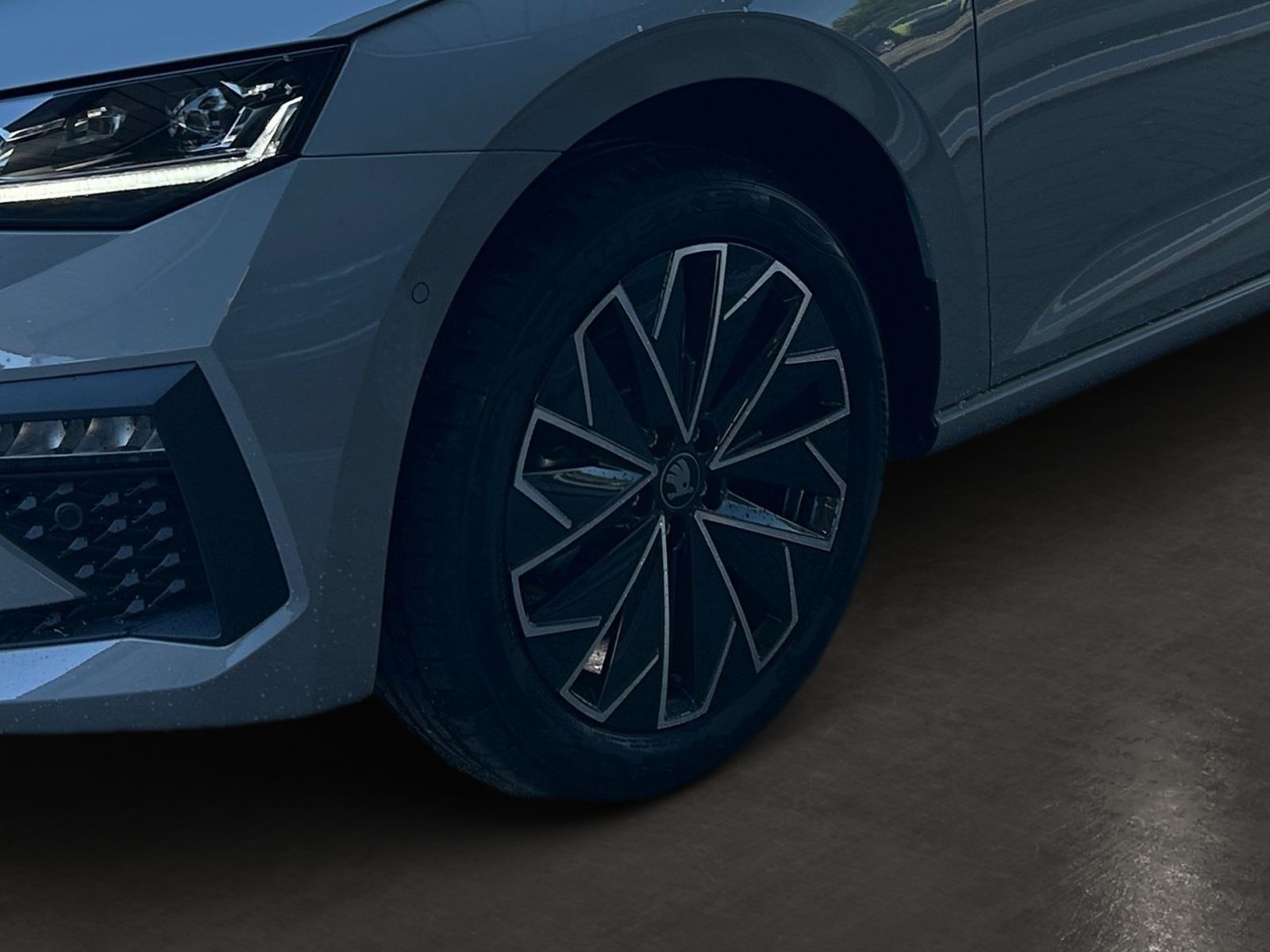 Fahrzeugabbildung SKODA Scala Tour 1,0 TSI 116PS DSG ACC Kamera SHZ AHK