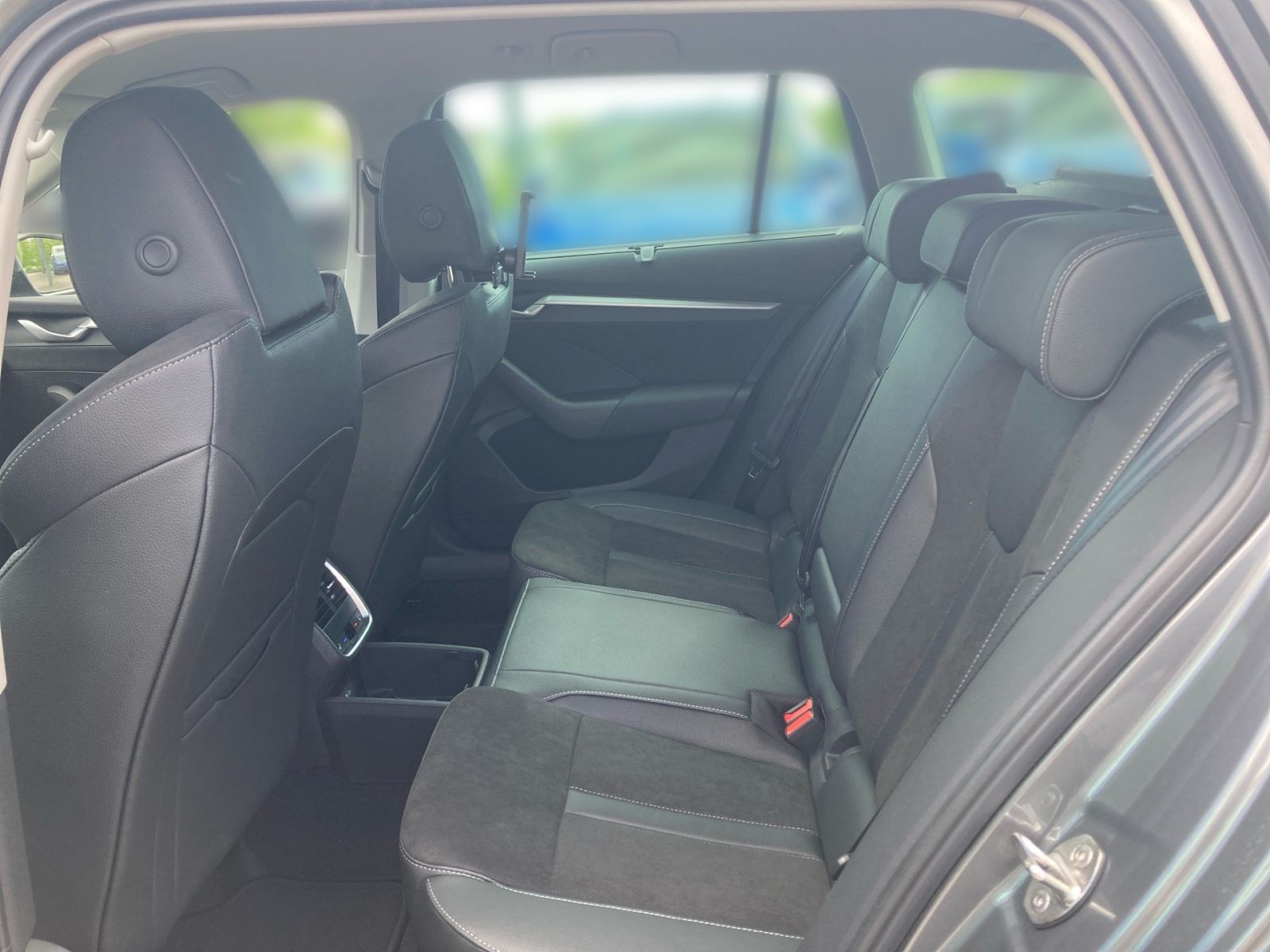Fahrzeugabbildung SKODA Octavia Combi Balance 2,0 TDI 150PS DSG 360° AHK