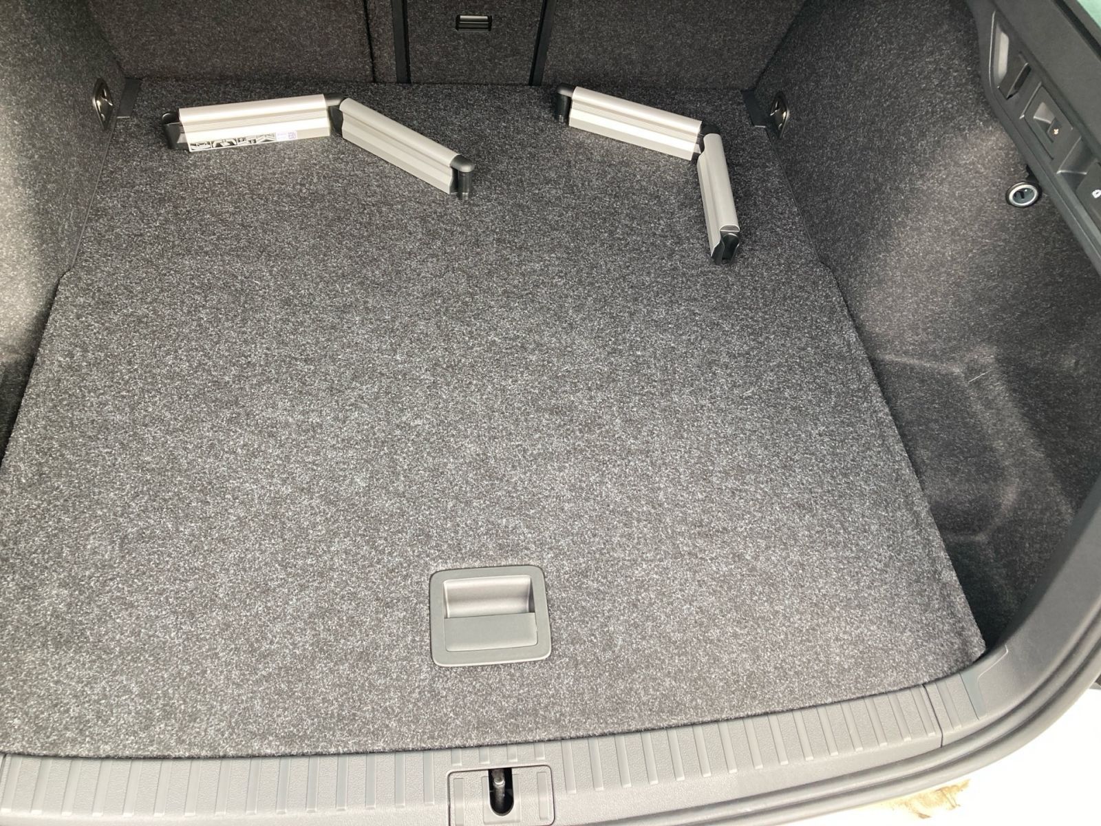 Fahrzeugabbildung SKODA Octavia Combi RS 2,0 TSI 265PS DSG ACC 360° AHK