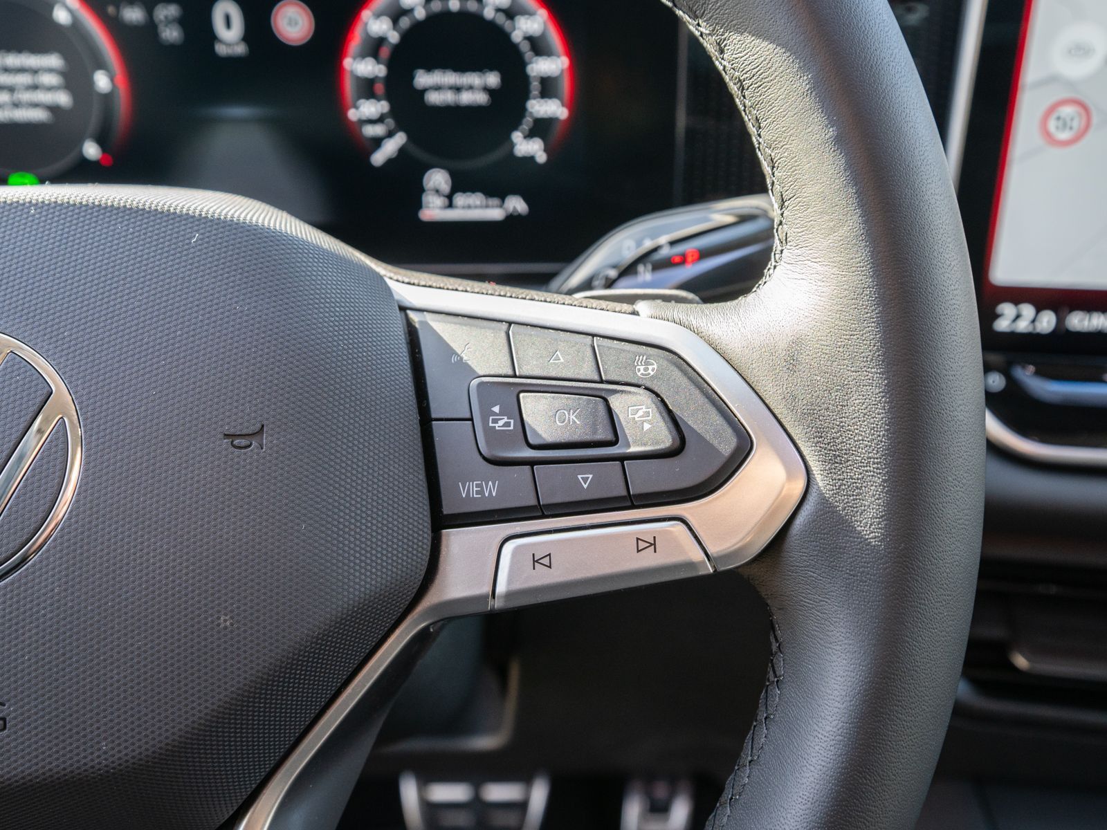 Fahrzeugabbildung Volkswagen Tiguan Goal 2.0TDI DSG LED Navi 360° ACC SHZ AHK