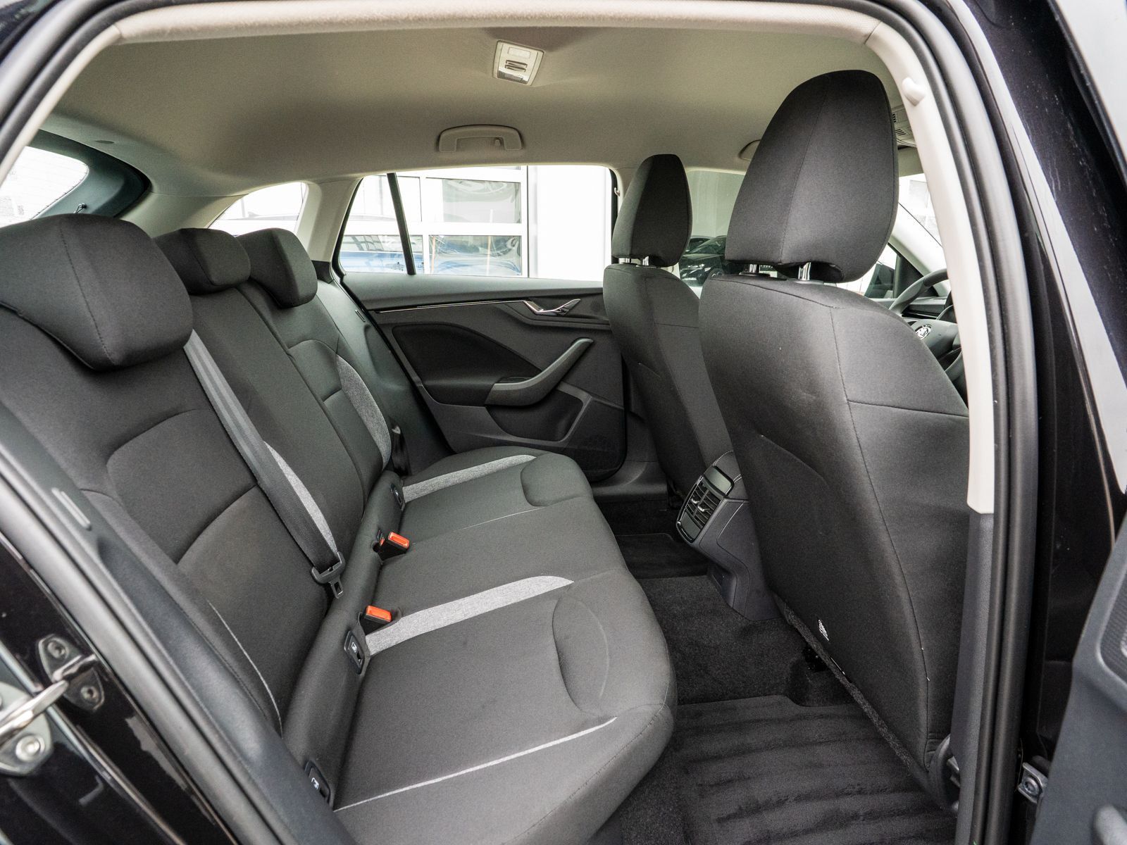 Fahrzeugabbildung SKODA Scala Active Cool Plus 1.0 TSI LED KLIMA PDC