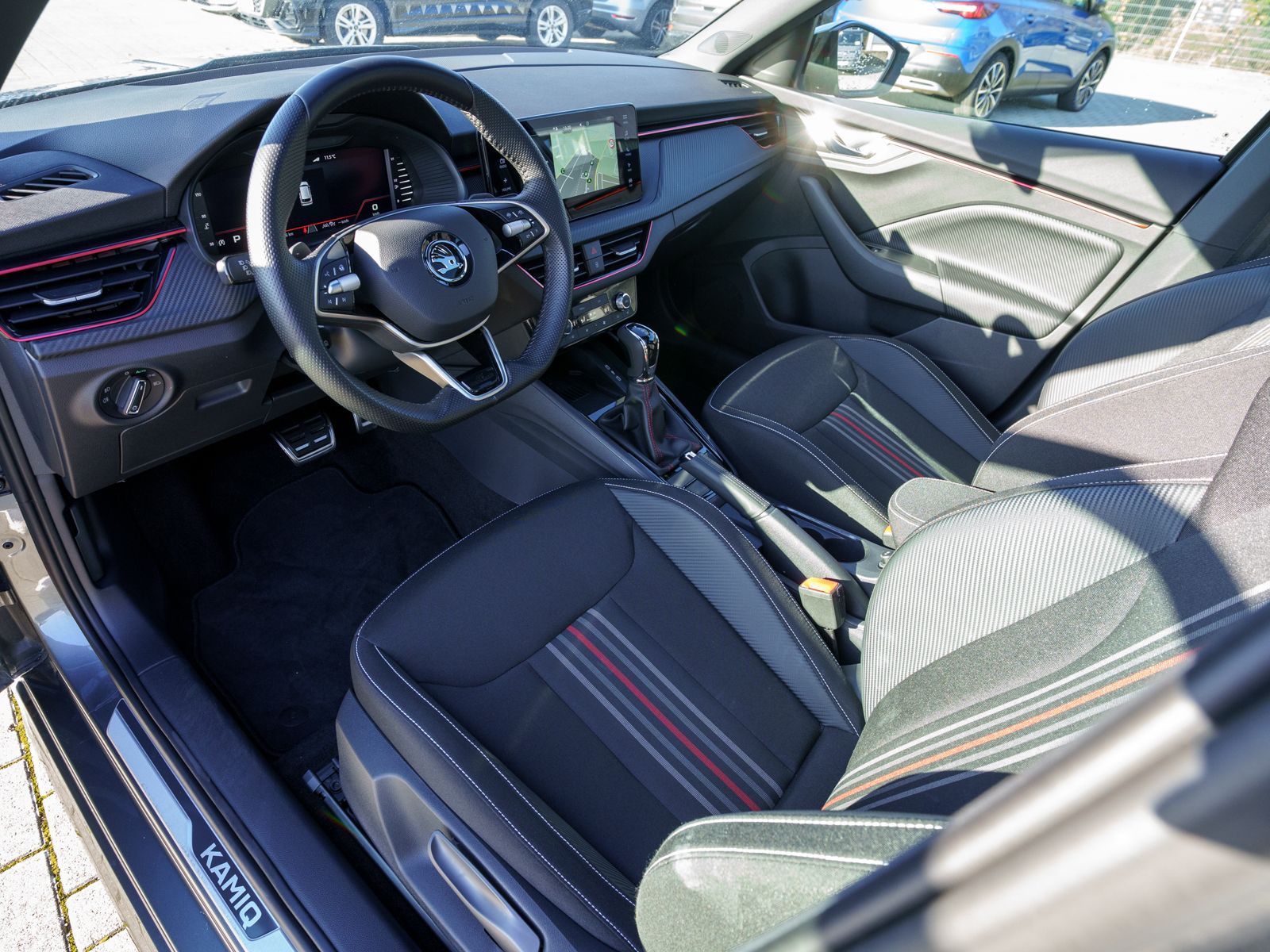 Fahrzeugabbildung SKODA Kamiq Monte Carlo 1.0 TSI DSG Navi RFK PANO AHK