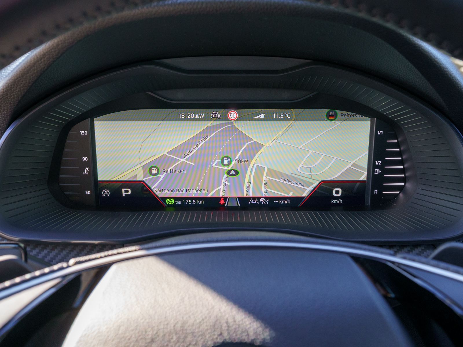 Fahrzeugabbildung SKODA Kamiq Monte Carlo 1.0 TSI DSG Navi RFK PANO AHK