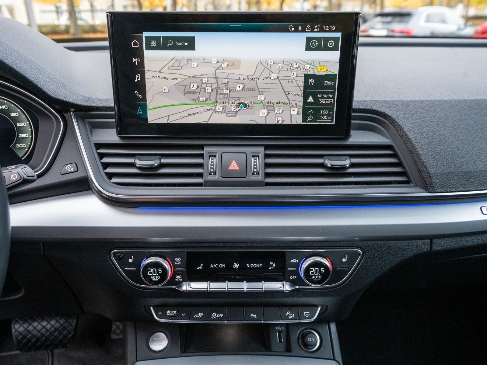 Fahrzeugabbildung Audi Q5 50TFSI e S line quattro NAVI LED B&O RFK VC