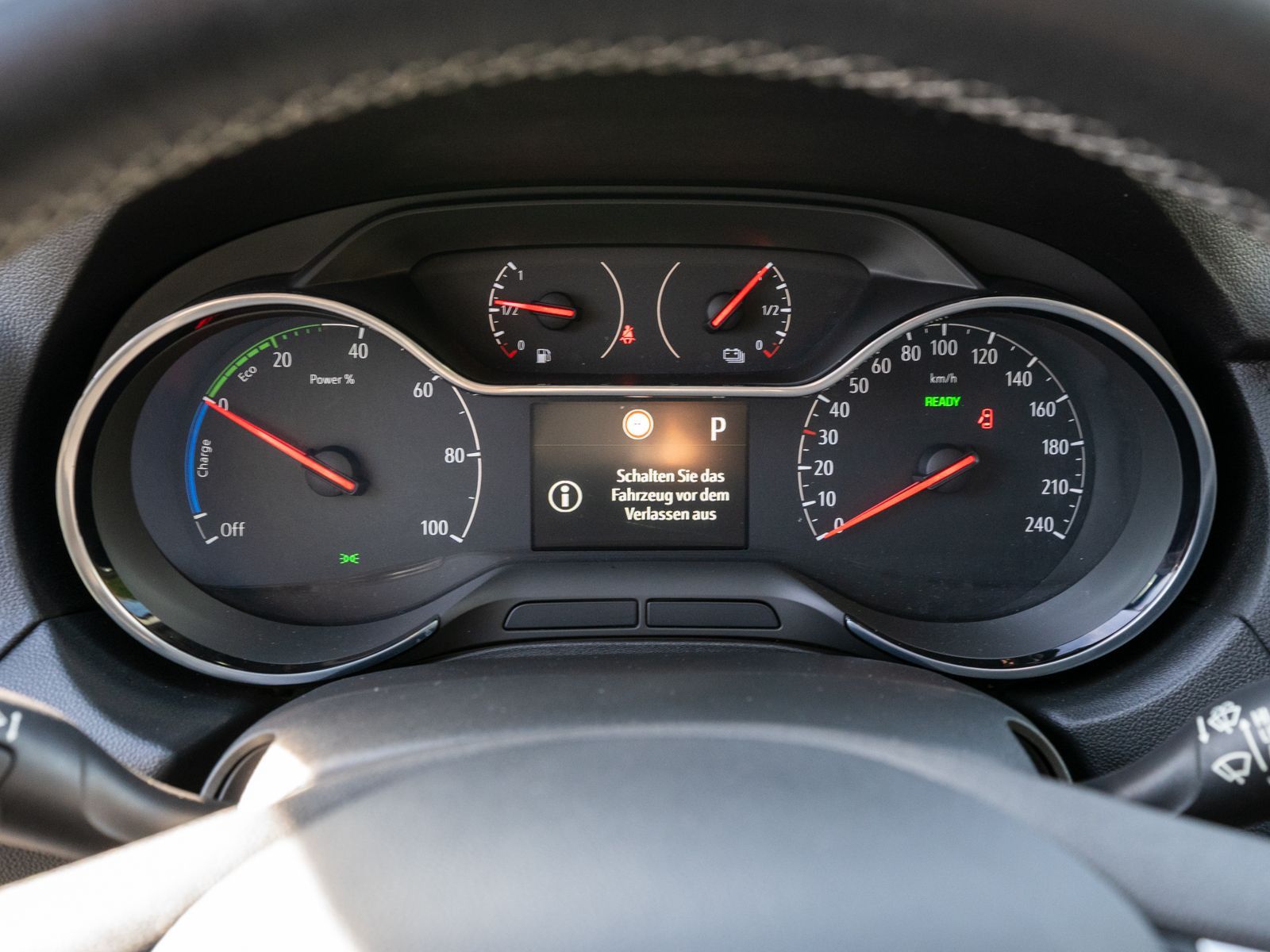 Fahrzeugabbildung Opel Grandland Ultimate 1.6 Turbo 4 Hybrid 360° LEDER