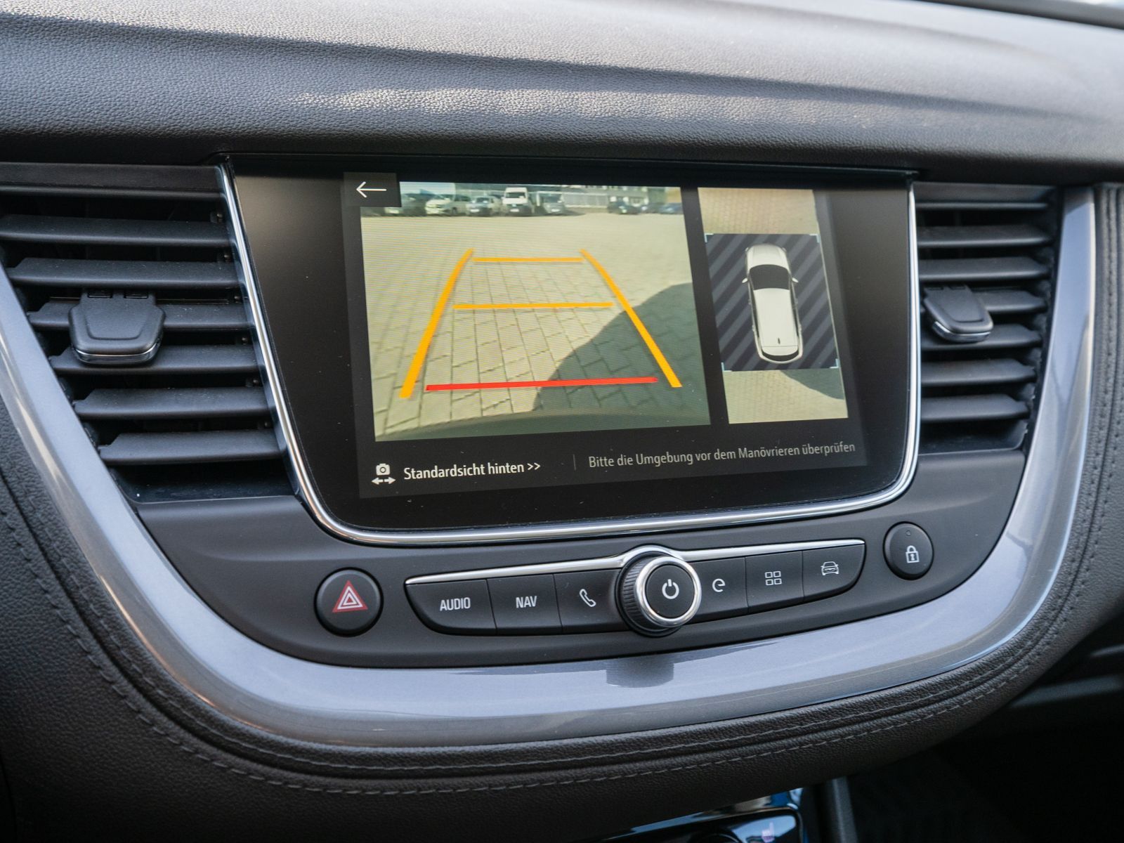 Fahrzeugabbildung Opel Grandland Ultimate 1.6 Turbo 4 Hybrid 360° LEDER