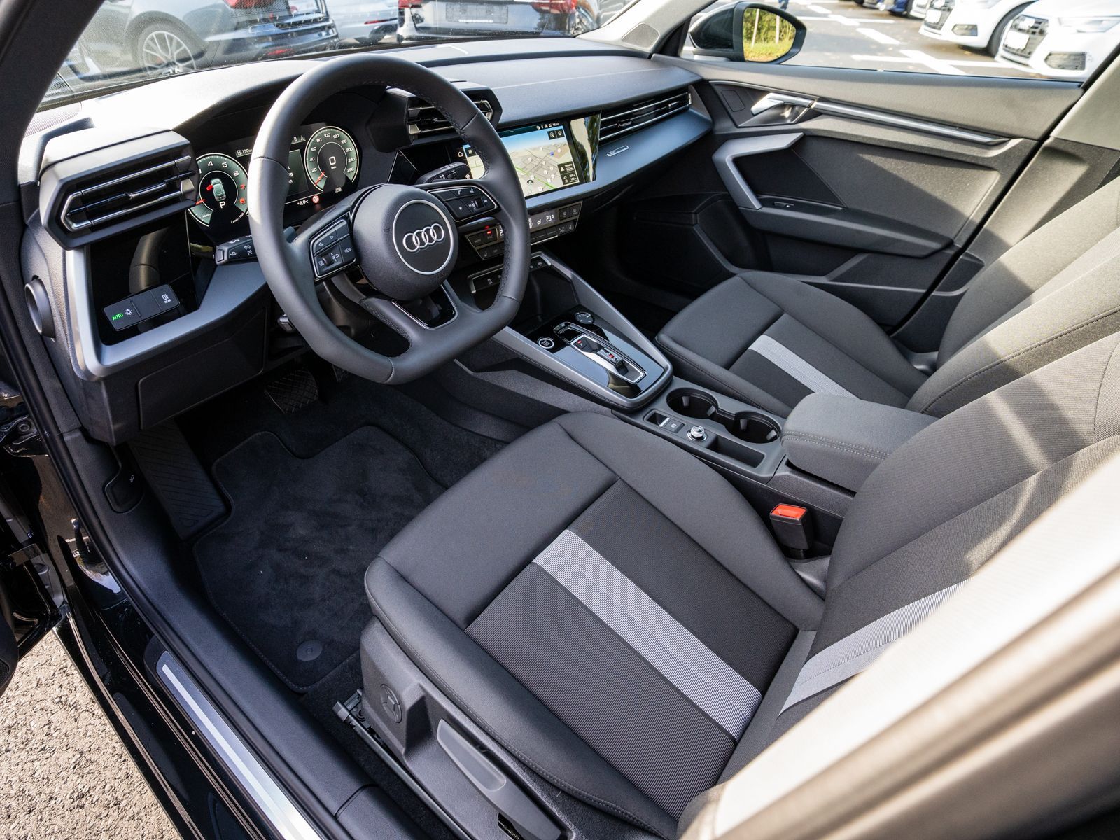 Fahrzeugabbildung Audi A3 Sportback 30TFSI Stronic NAVI LED PDC SHZ VC