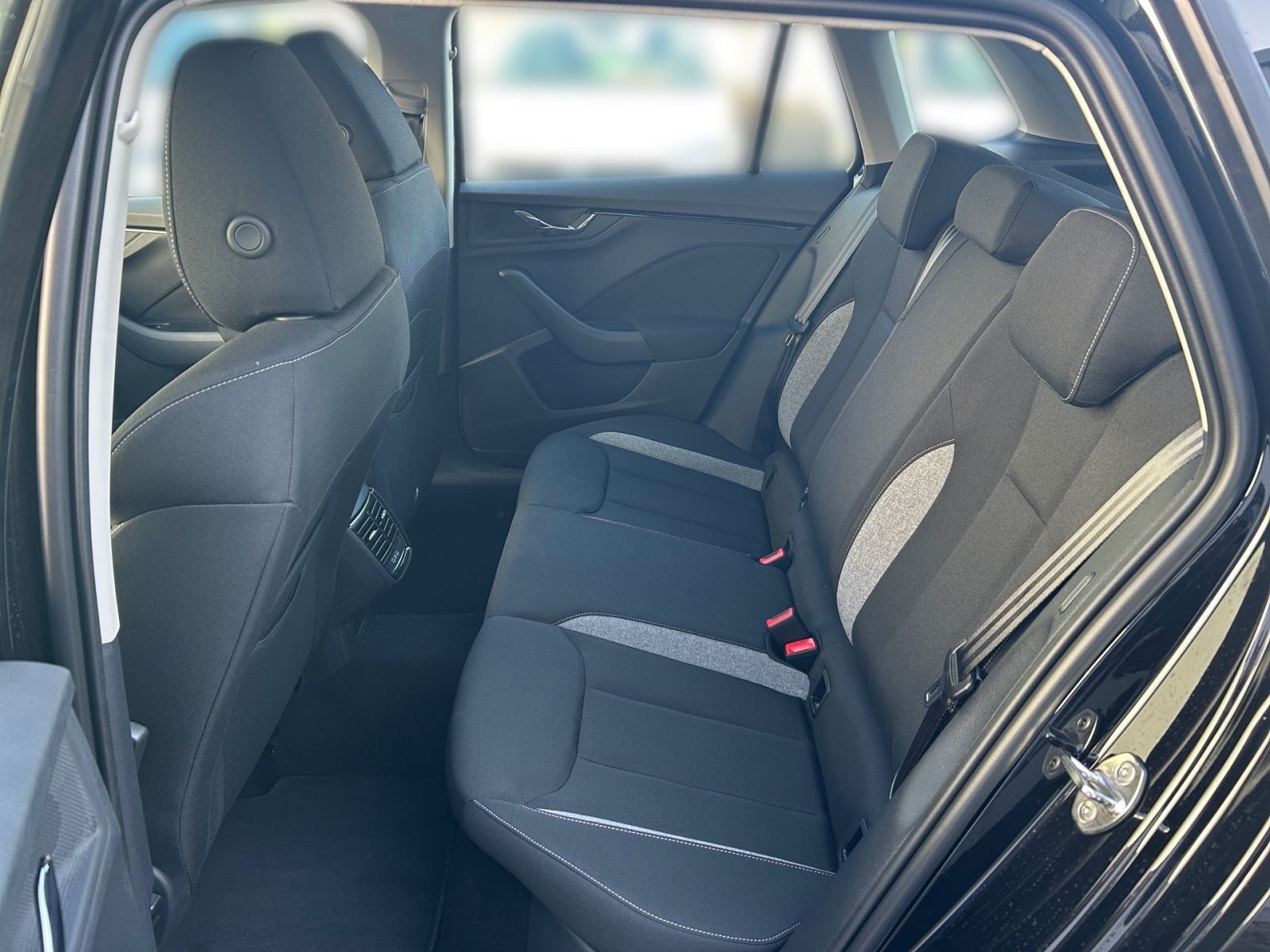 Fahrzeugabbildung SKODA Kamiq Balance 1,0 TSI 116PS DSG SHZ Kamera AHK
