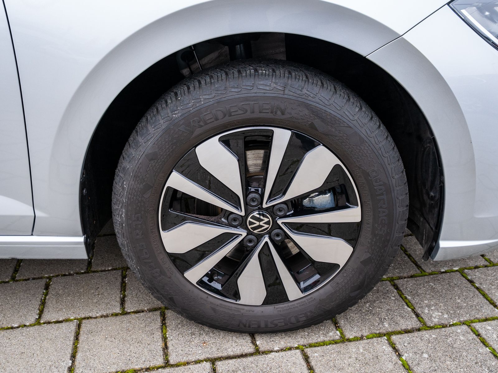 Fahrzeugabbildung Volkswagen Polo Goal 1.0 TSI DSG Navi LED RFK ACC SHZ AHK