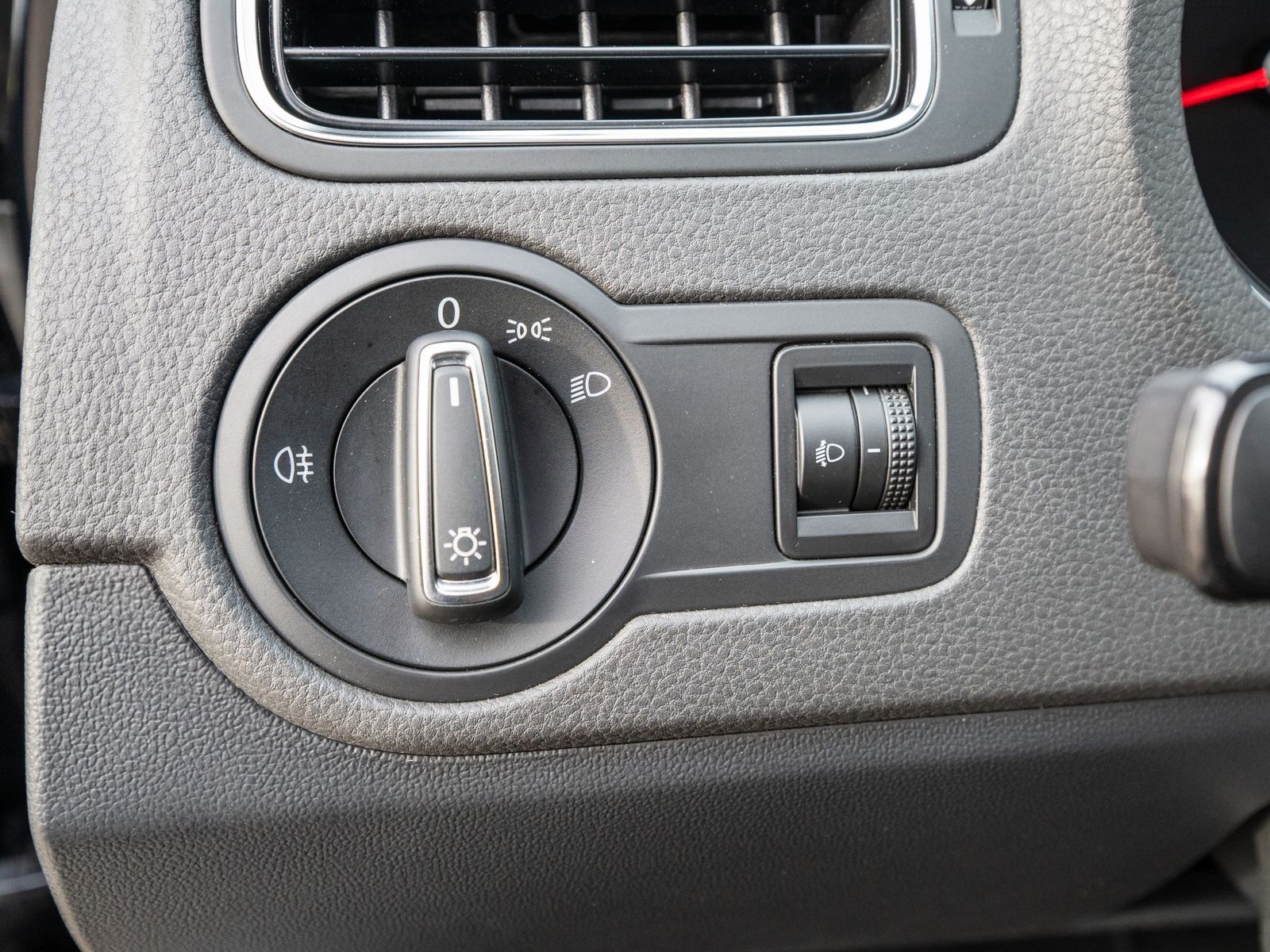 Fahrzeugabbildung Volkswagen Polo Comfortline 1.2TSI Klimaanlage Einparkhilfe