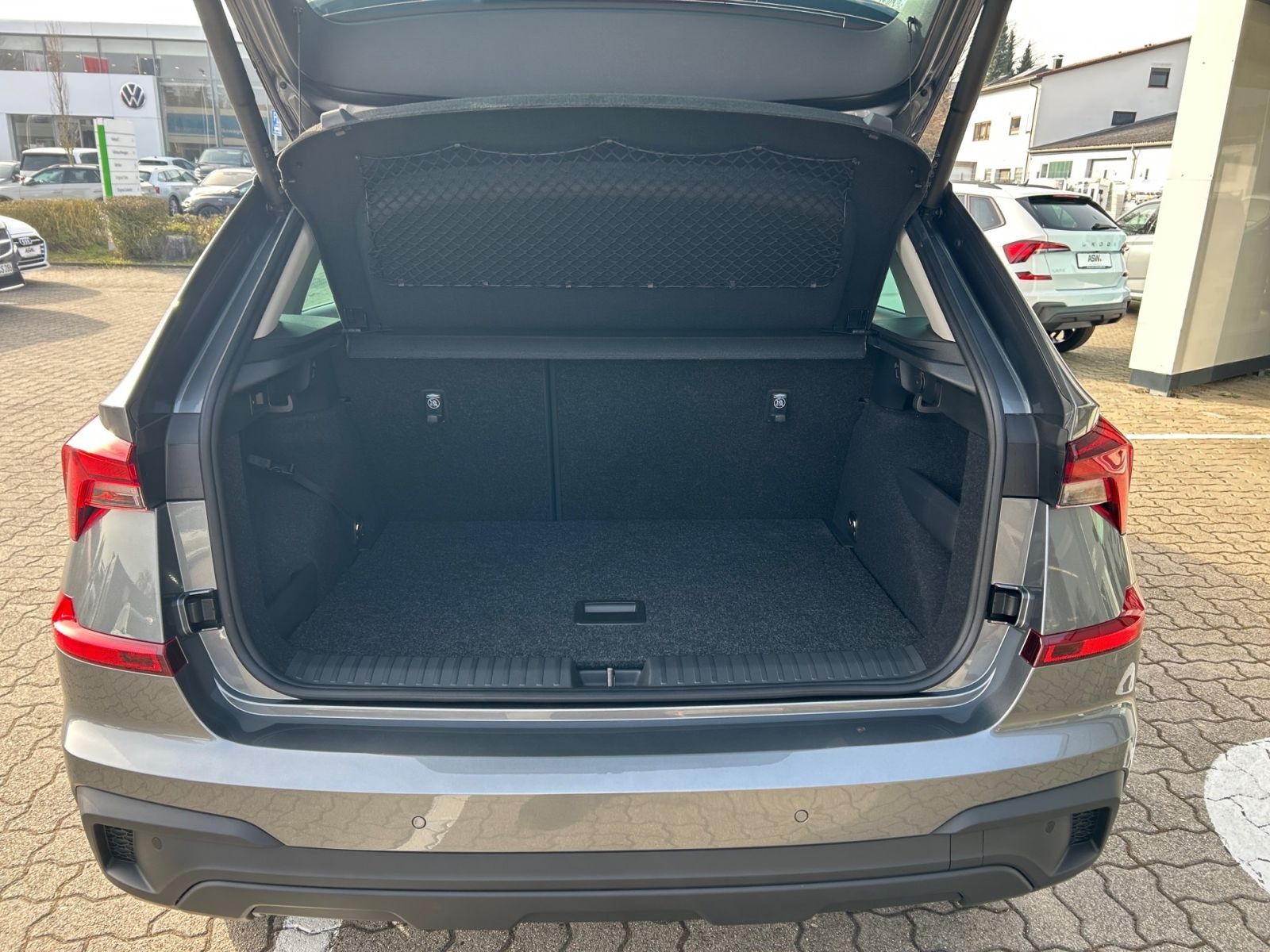 Fahrzeugabbildung SKODA Kamiq Balance 1,0 TSI 115PS DSG ACC SHZ PDC AHK
