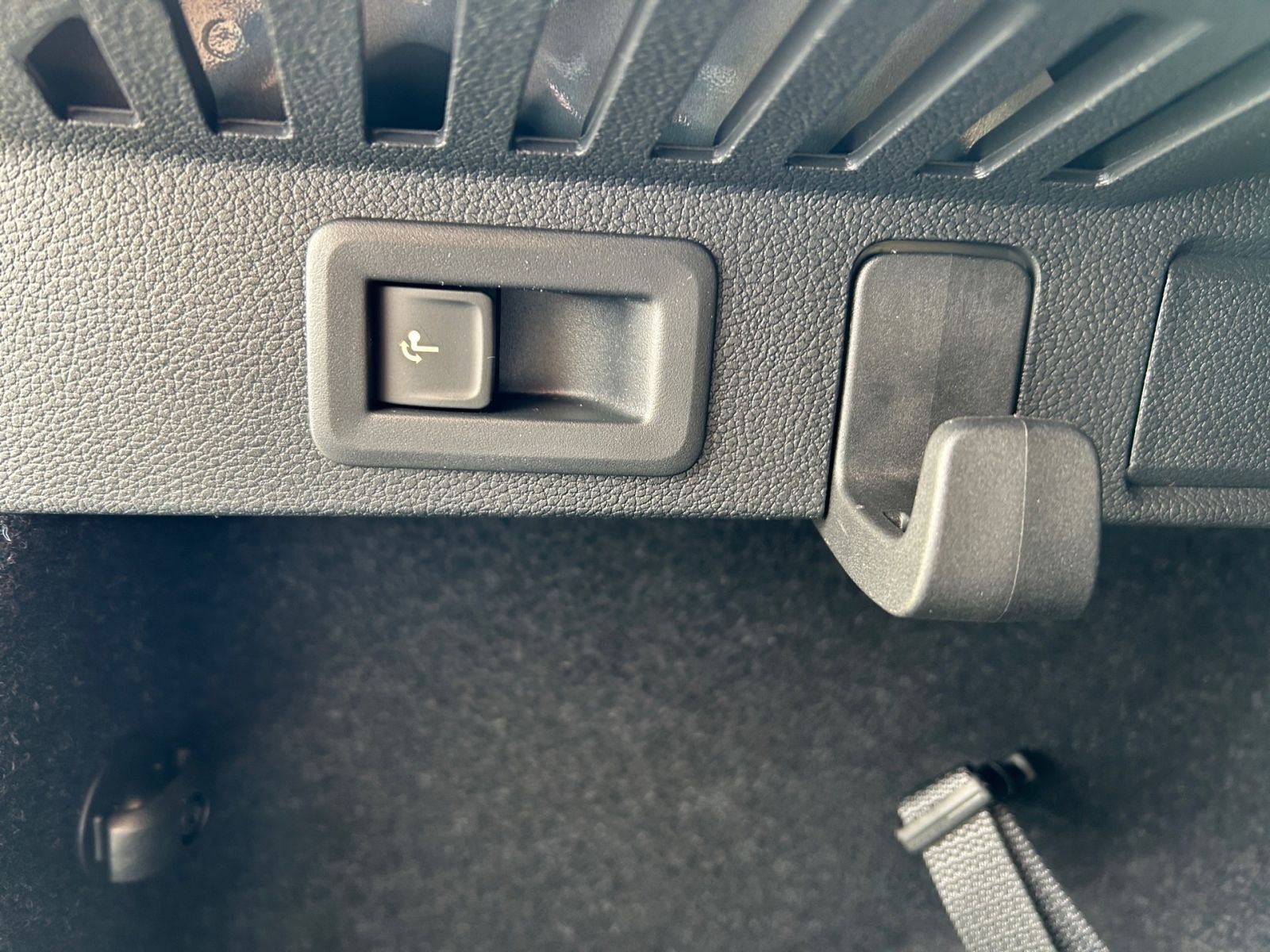 Fahrzeugabbildung SKODA Kamiq Balance 1,5 TSI 150PS DSG ACC PDC SHZ AHK