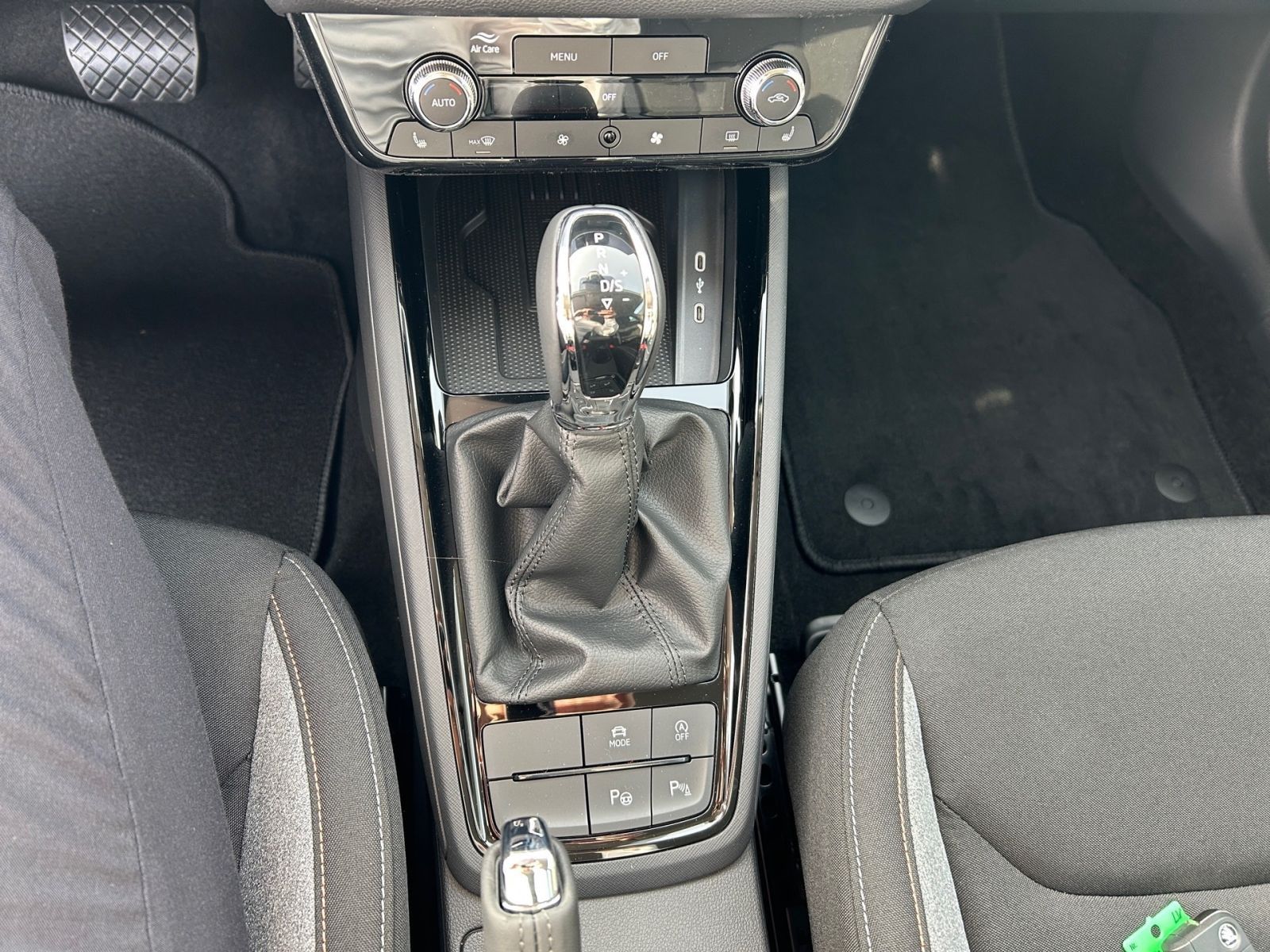 Fahrzeugabbildung SKODA Kamiq Balance 1,5 TSI 150PS DSG ACC PDC SHZ AHK