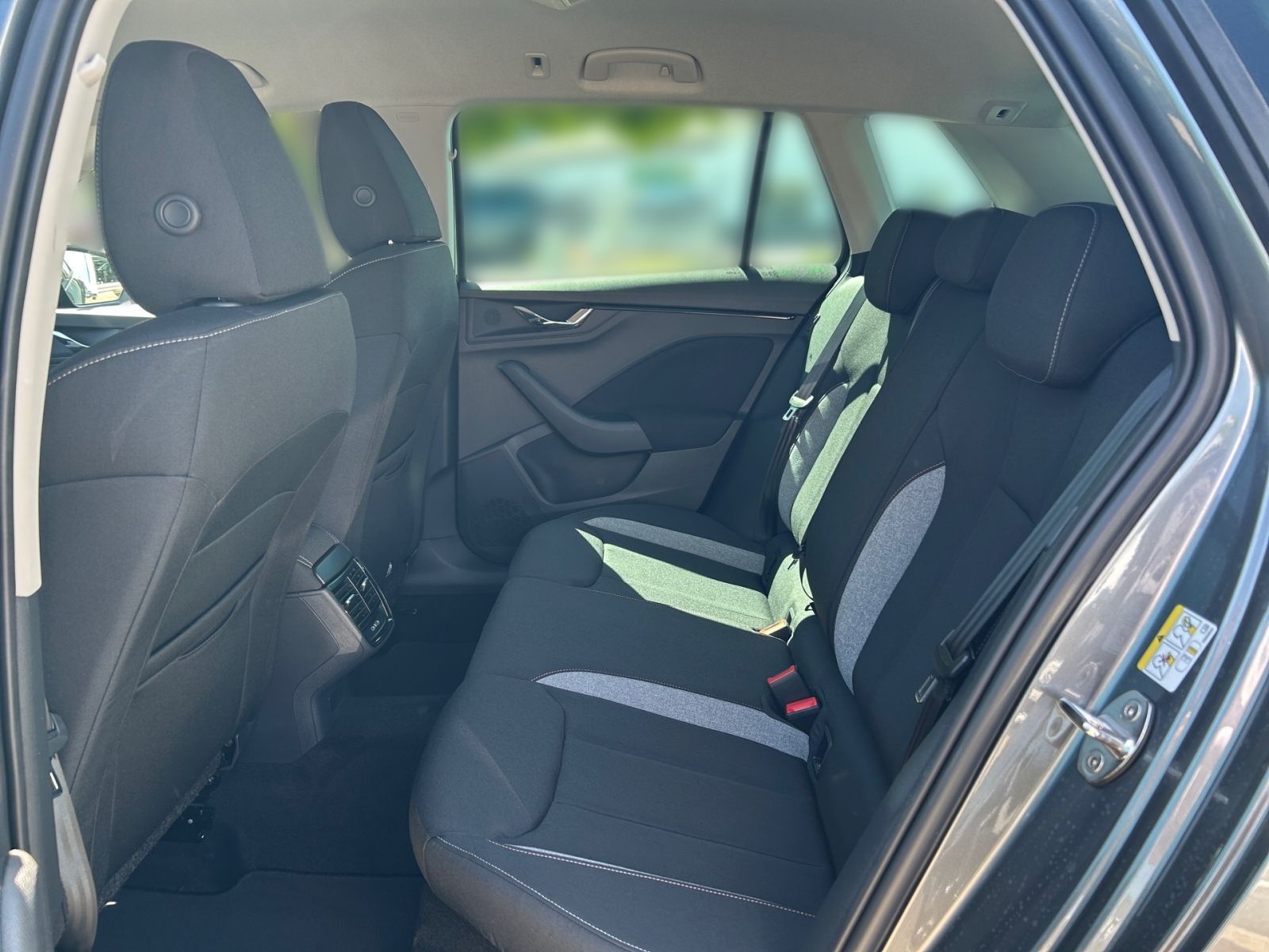 Fahrzeugabbildung SKODA Kamiq Balance 1,0 TSI 115PS DSG Kamera SHZ AHK