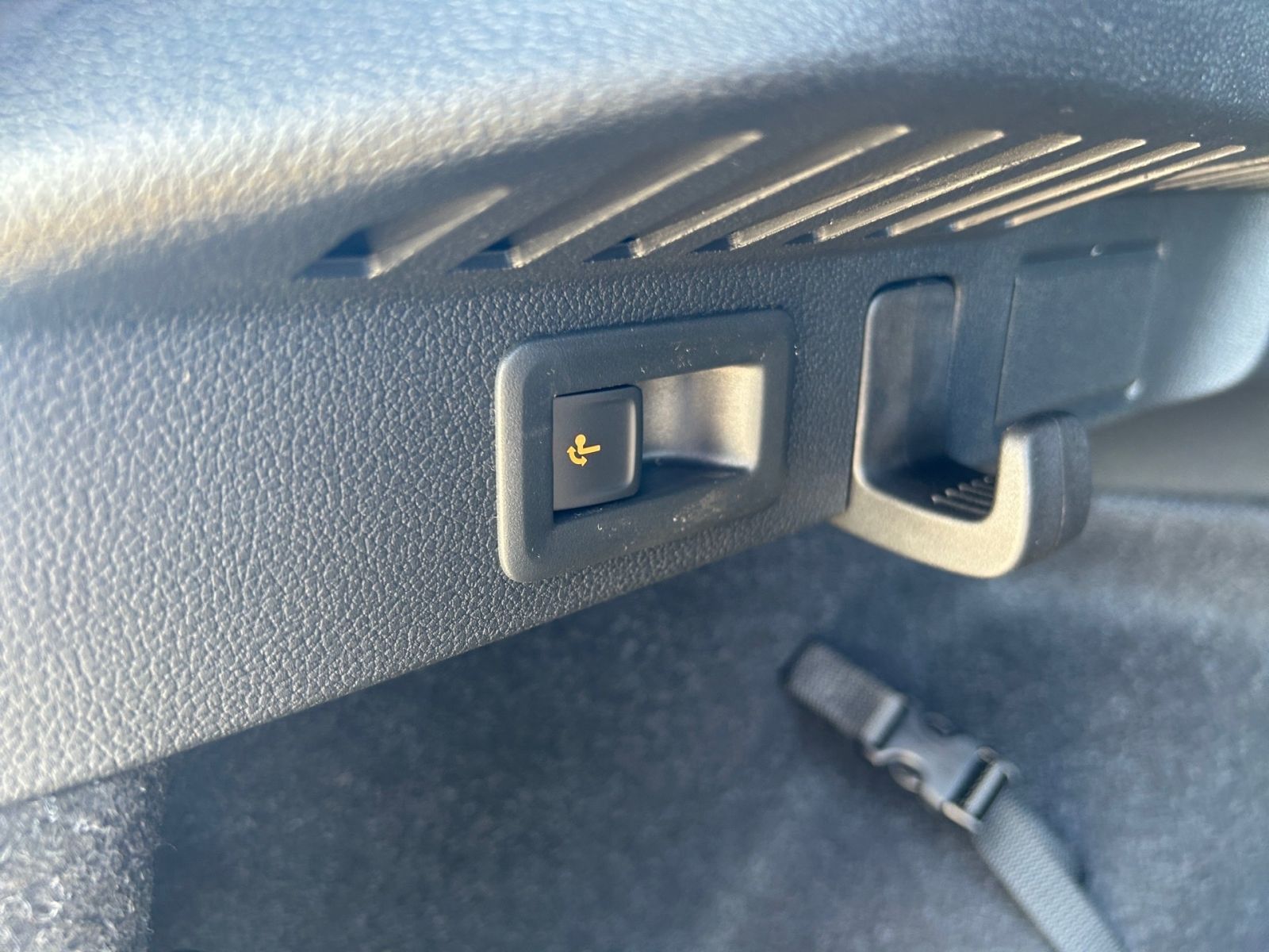 Fahrzeugabbildung SKODA Kamiq Balance 1,0 TSI 115PS DSG Kamera SHZ AHK