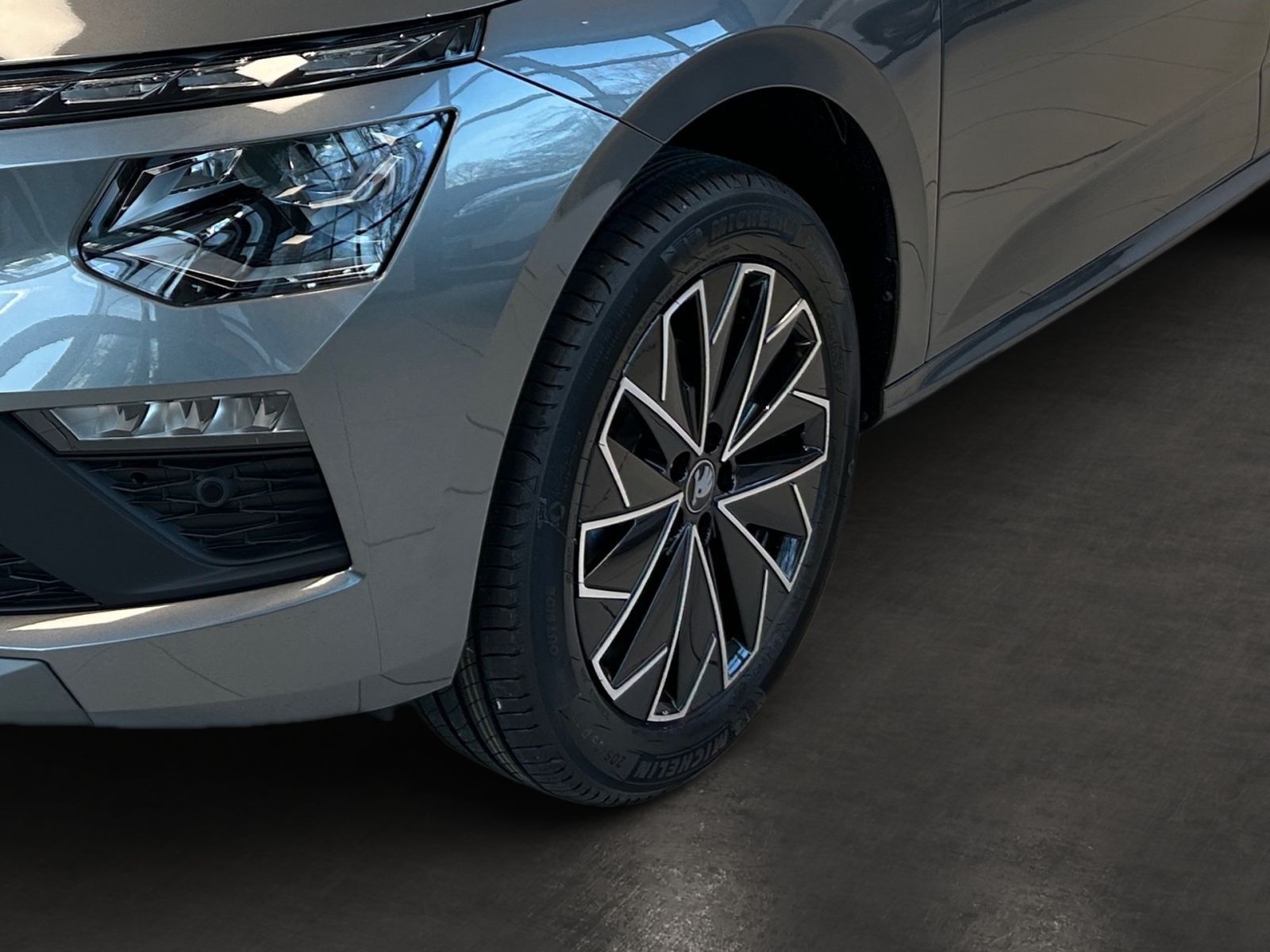 Fahrzeugabbildung SKODA Kamiq Balance 1,0 TSI 95PS Kamera PDC SHZ KESSY