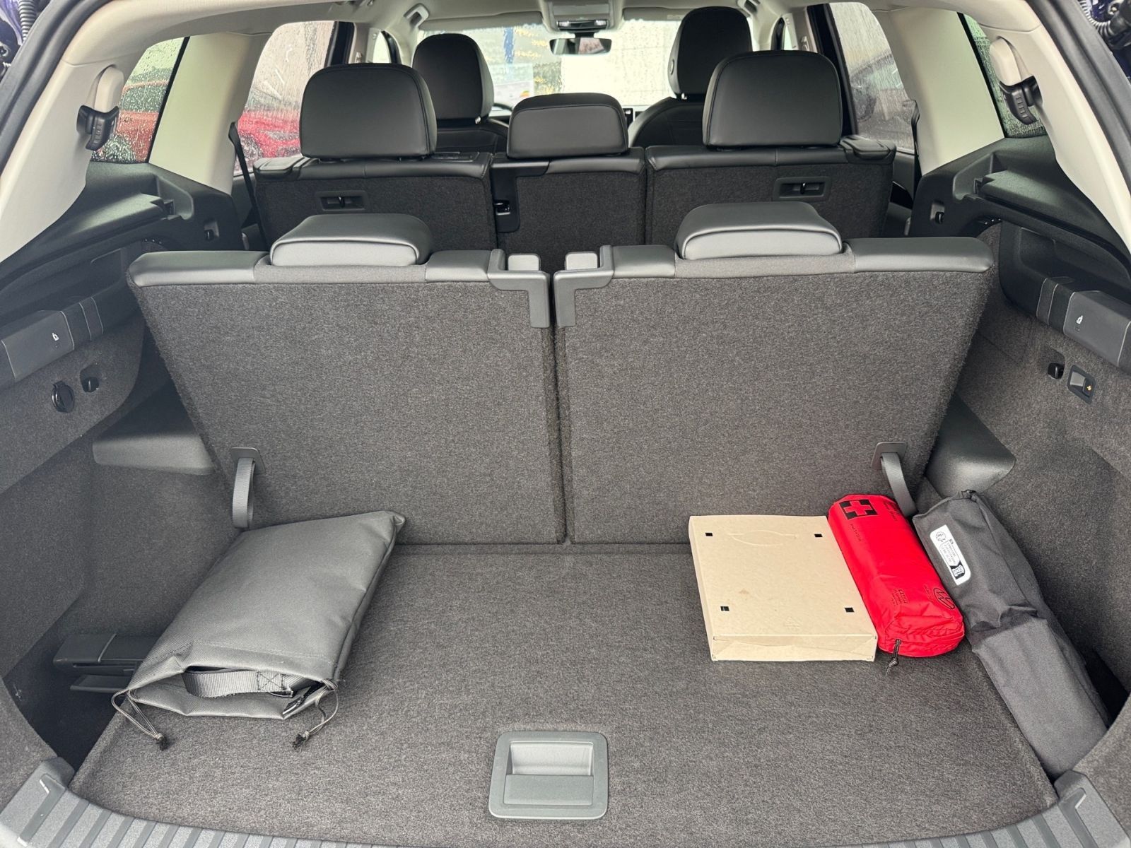 Fahrzeugabbildung Volkswagen Tayron Elegance 1,5 eTSI OPF DSG *7-Sitzer AHK*