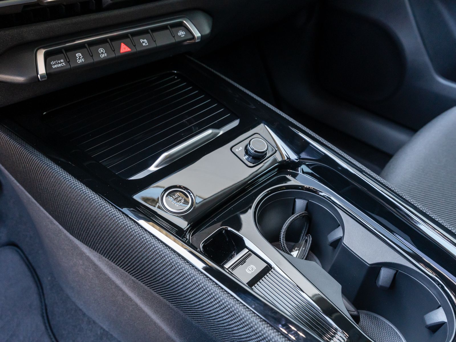 Fahrzeugabbildung Audi Q3 SUV S line TFSI Stronic LED Navi RFK ACC AHK