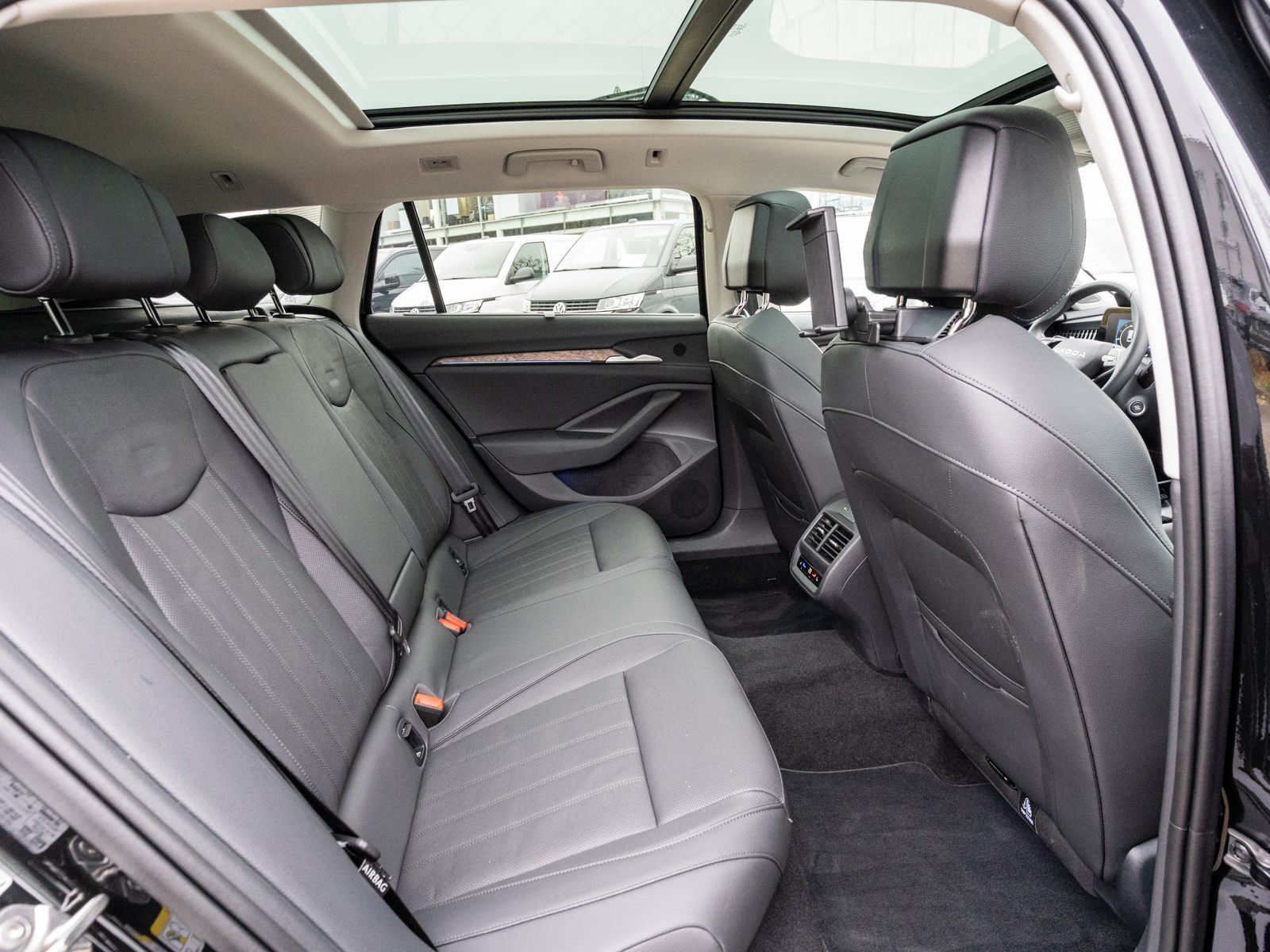 Fahrzeugabbildung SKODA Superb Combi L&K 2,0 TDI 142 kW 7-Gang-DSG 4x4