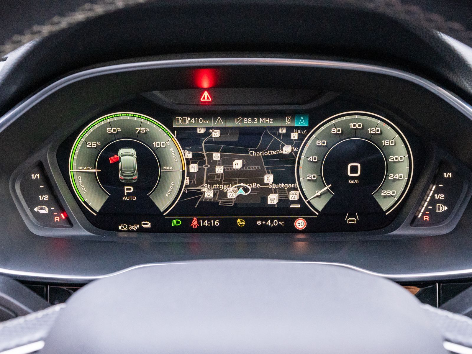 Fahrzeugabbildung Audi Q3 Sportback S line 45TFSI e NAVI LED RFK SONOS