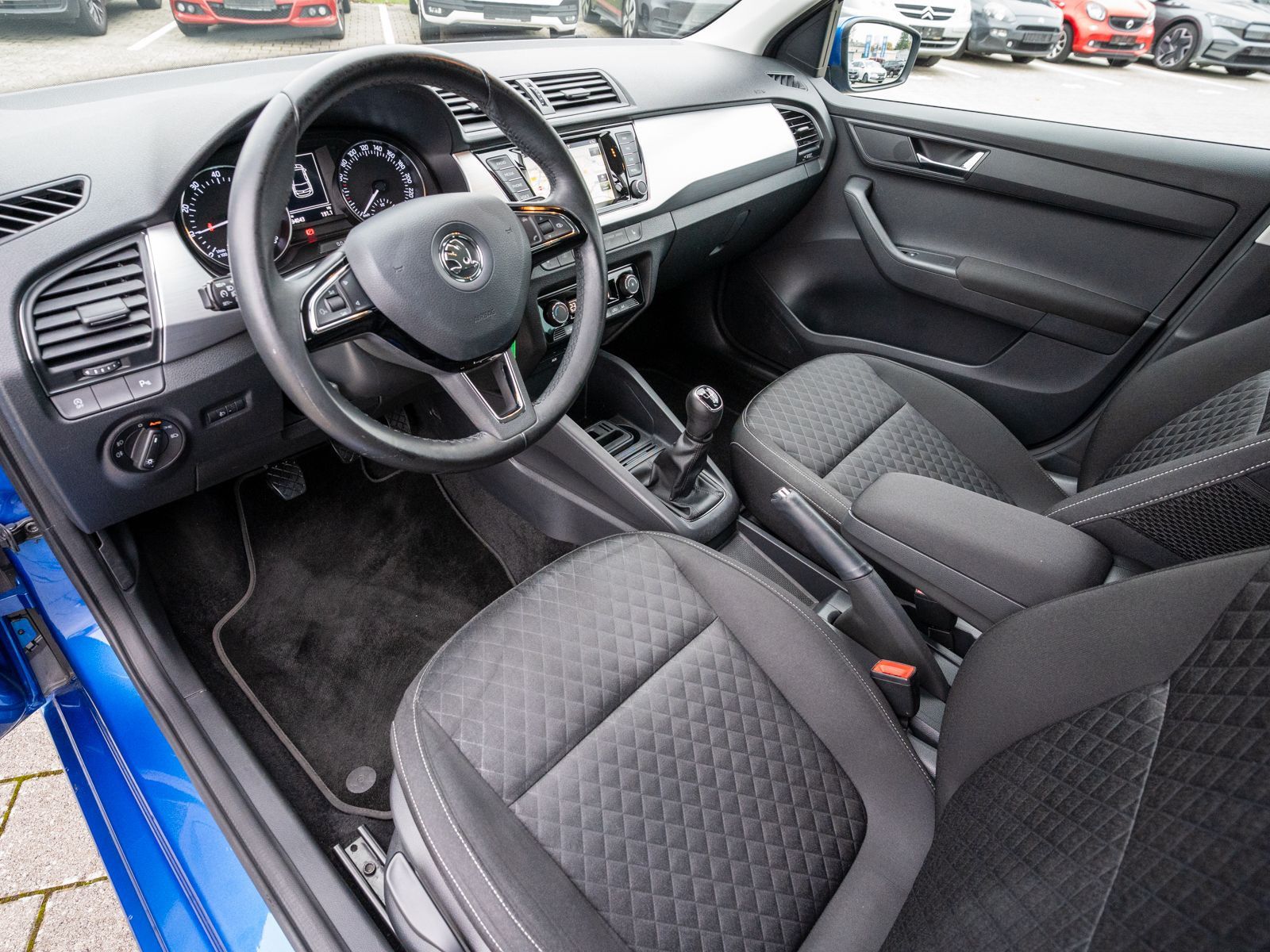 Fahrzeugabbildung SKODA Fabia Drive 1.2 TSI Navi Klimaauto SHZ PDC v/h