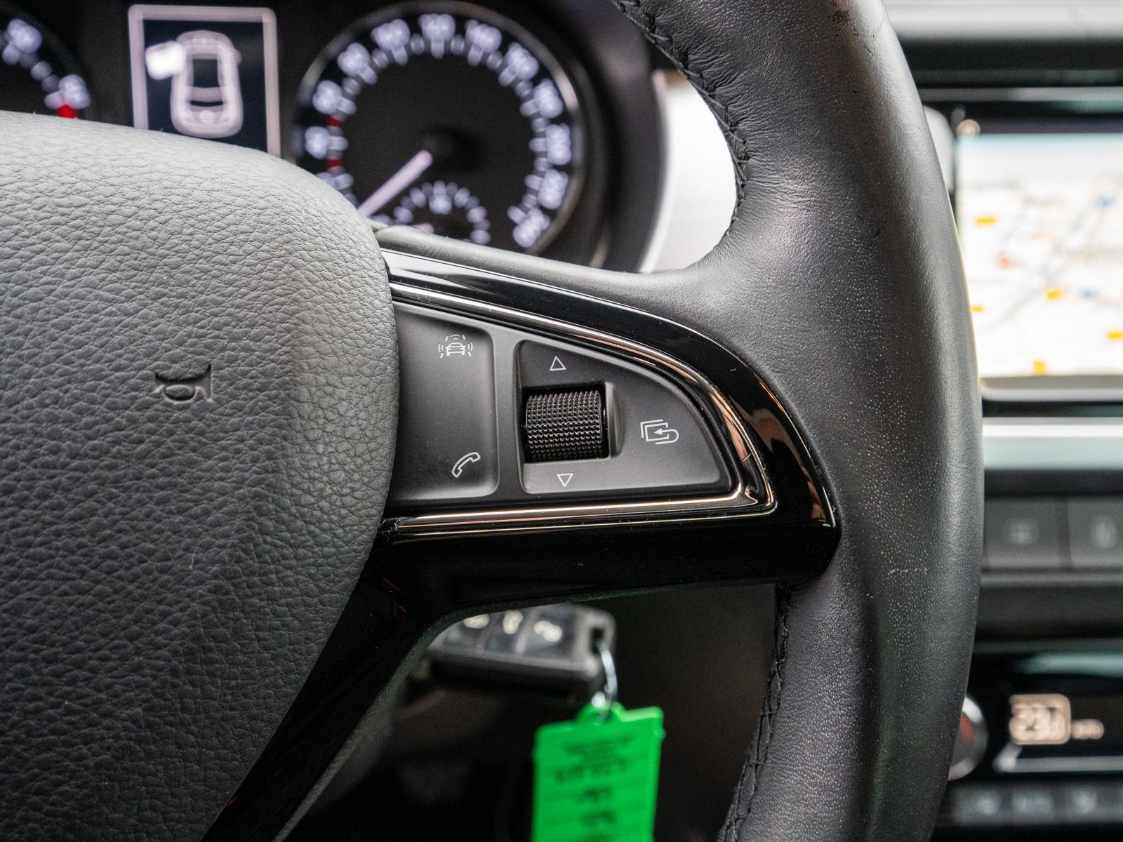 Fahrzeugabbildung SKODA Fabia Drive 1.2 TSI Navi Klimaauto SHZ PDC v/h