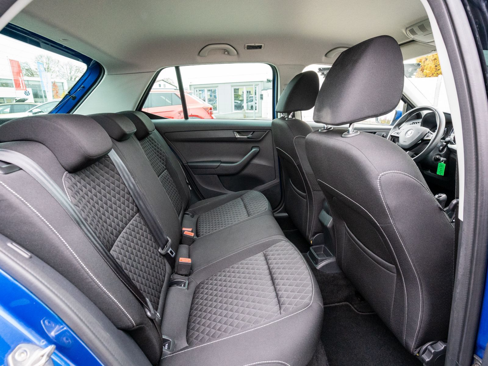 Fahrzeugabbildung SKODA Fabia Drive 1.2 TSI Navi Klimaauto SHZ PDC v/h