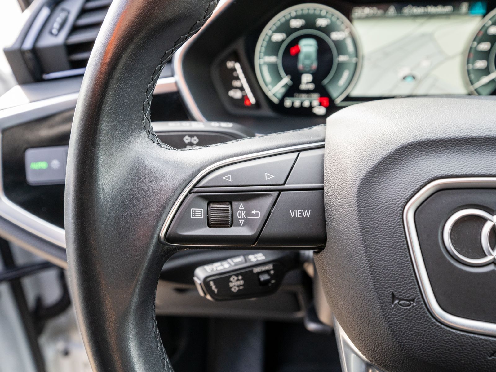 Fahrzeugabbildung Audi Q3 S line 45 TFSI e Stronic LED Navi RFK ACC AHK