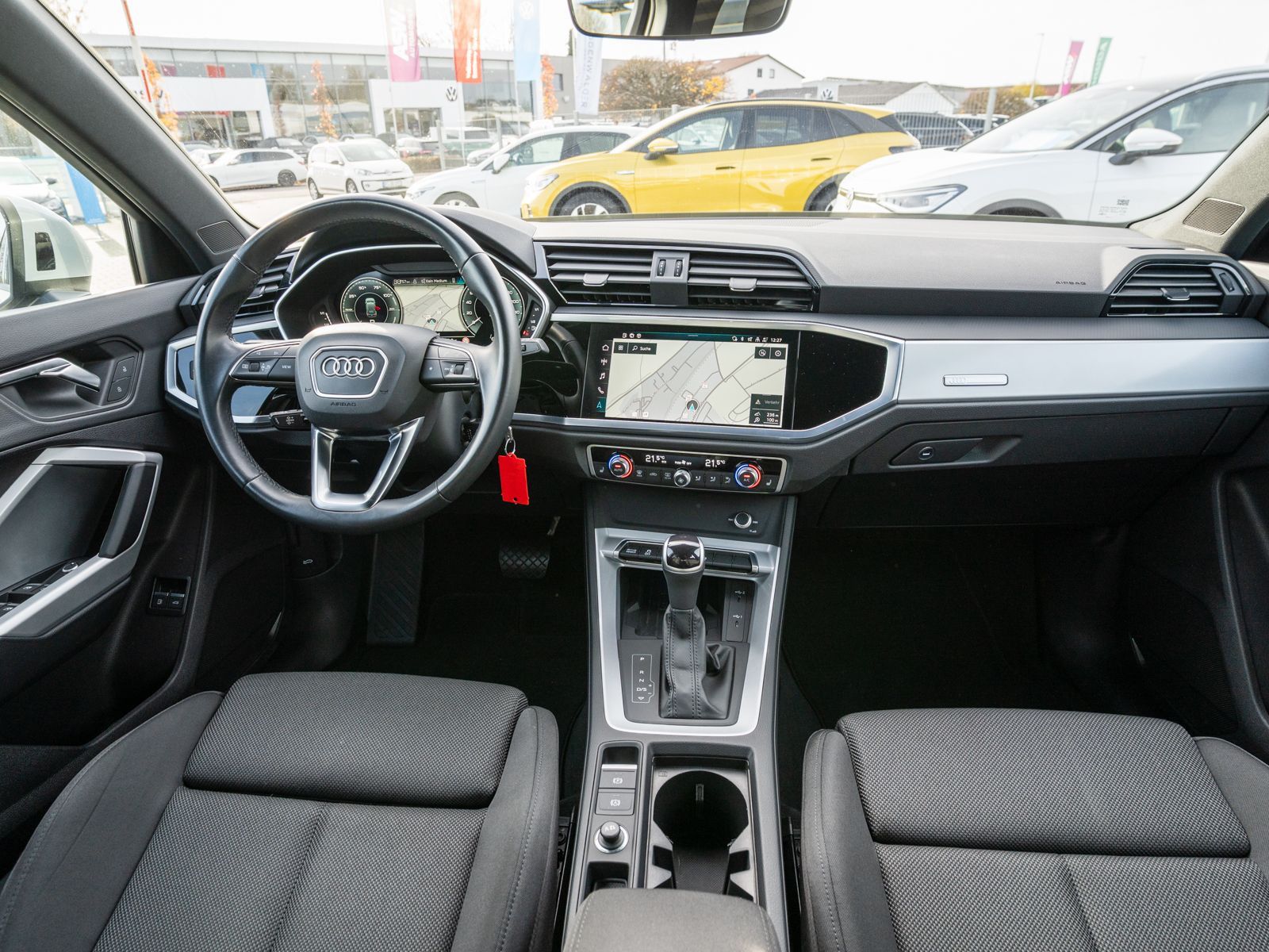 Fahrzeugabbildung Audi Q3 S line 45 TFSI e Stronic LED Navi RFK ACC AHK